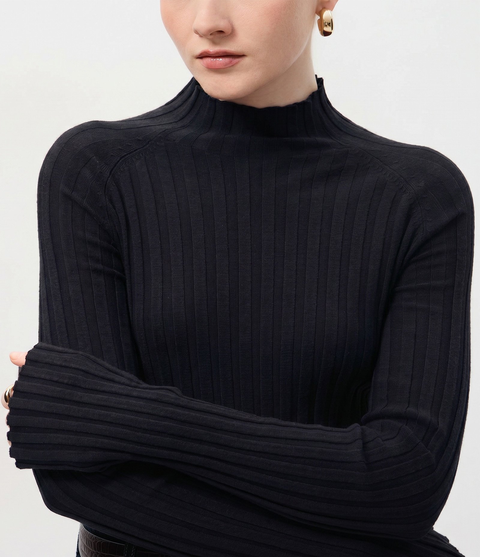 Blusa em Tricô com Gola Alta e Manga Longa Preto 3