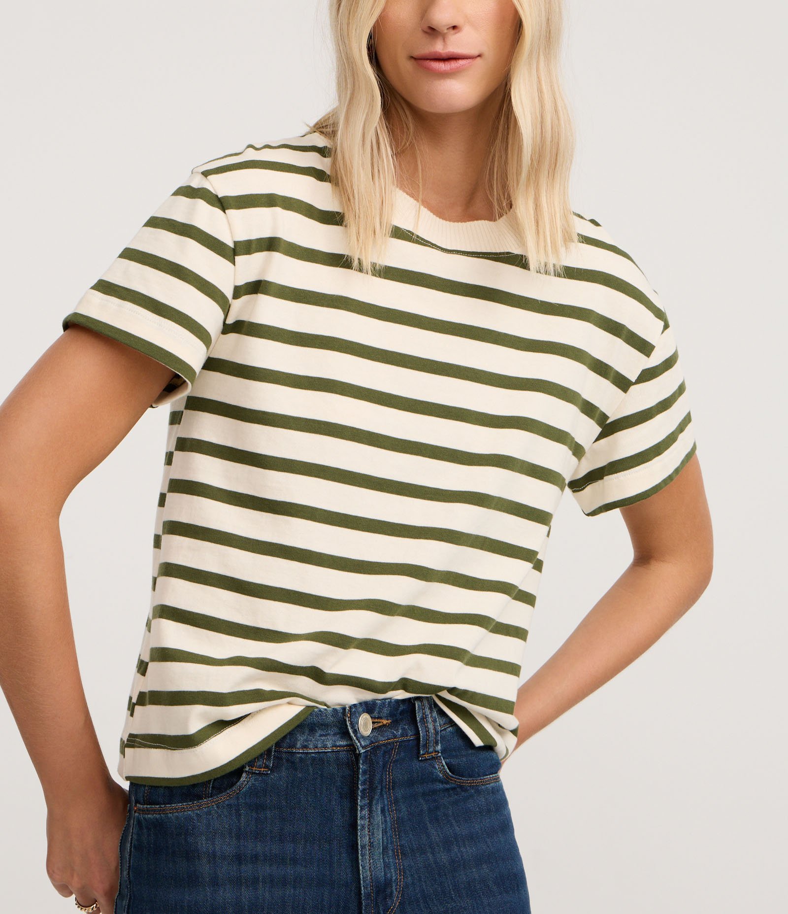Camiseta Slim em Algodão Listrado com Gola Redonda Verde/Bege 4