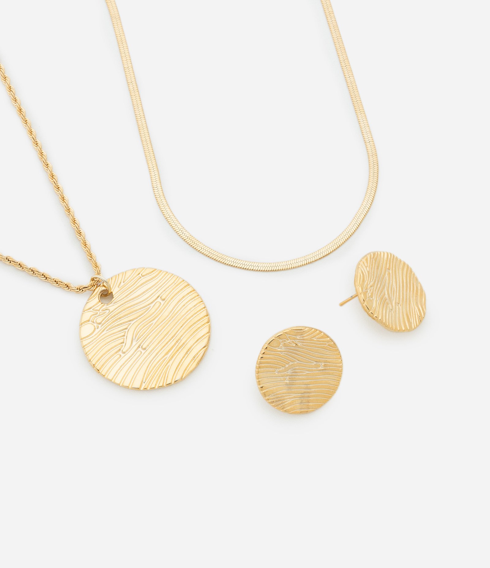 Conjunto de Colar Camadas Com Pingente Chapa e Brinco Botão Texturizado Dourado 1