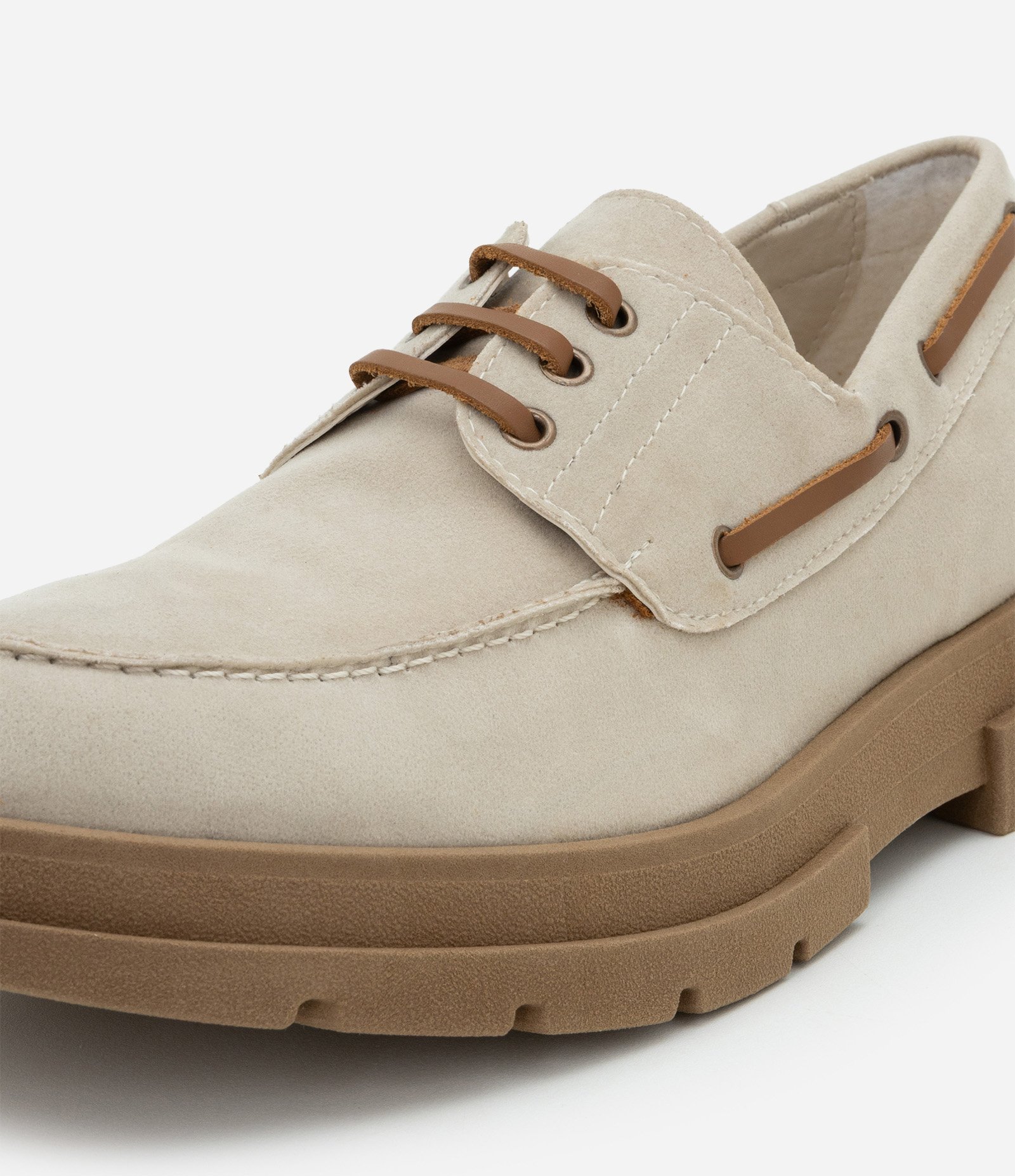 Sapato Dockside em Camurça com Sola Tratorada Bege 3