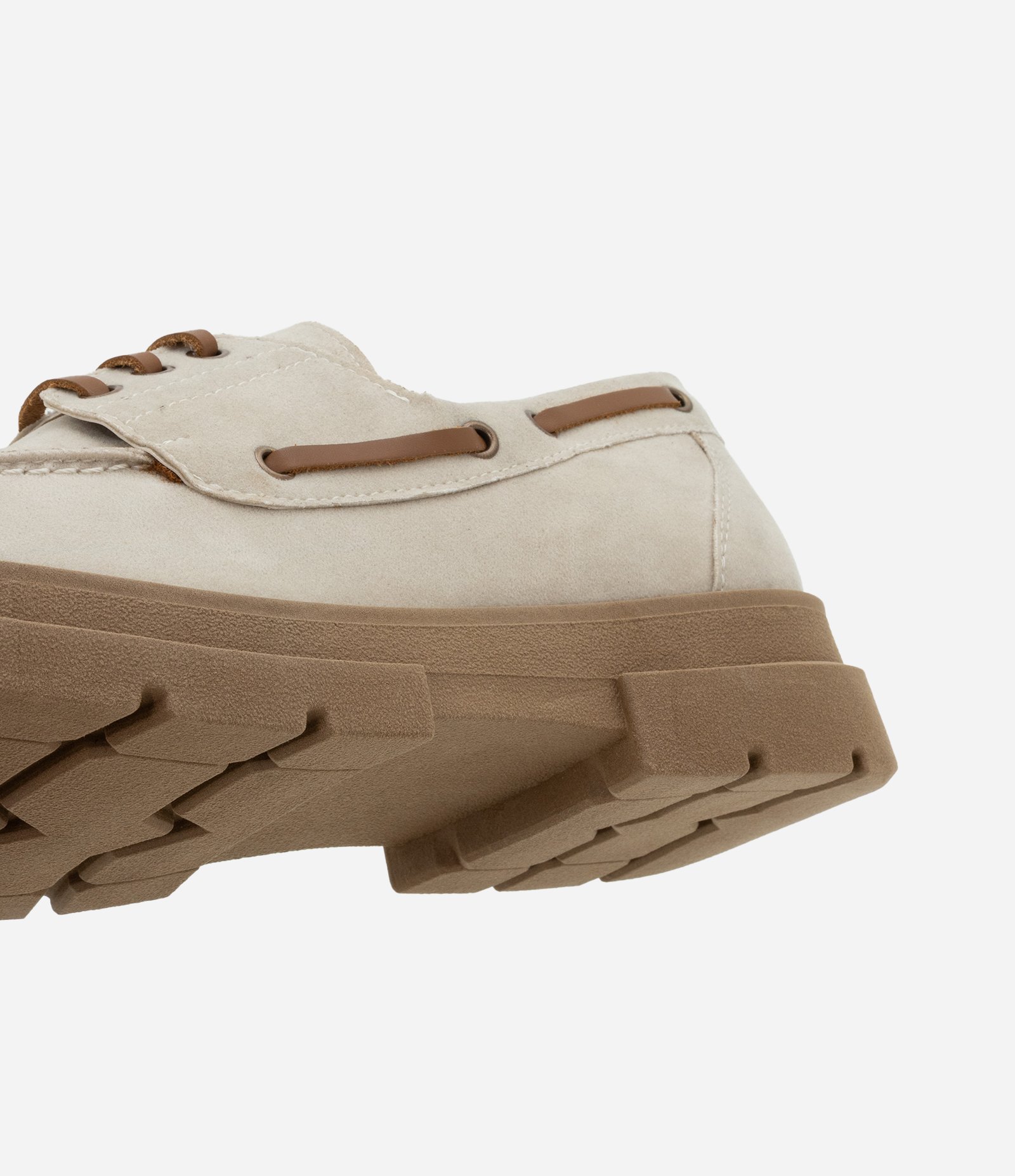 Sapato Dockside em Camurça com Sola Tratorada Bege 4