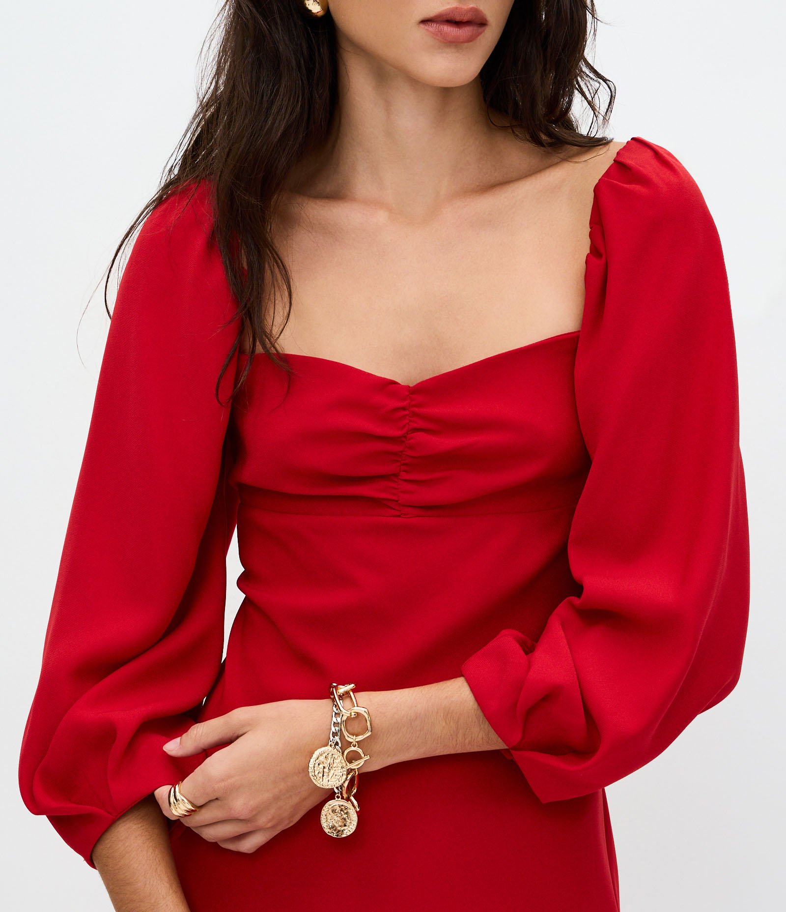 Vestido em Crepe com Manga Bufante e Decote Coração Vermelho 4