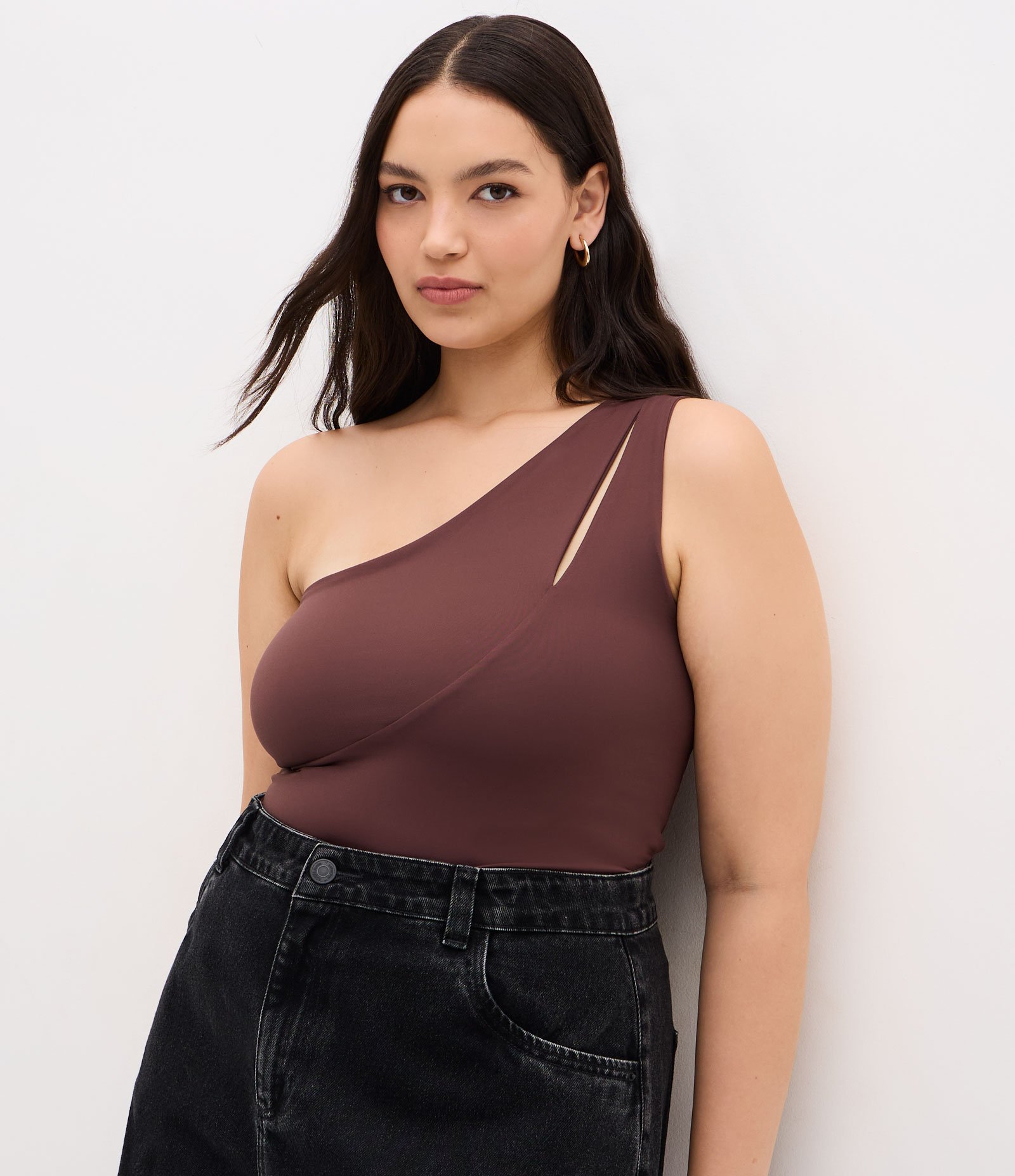 Blusa Ombro Só em Poliamida com Cut Out Marrom 1