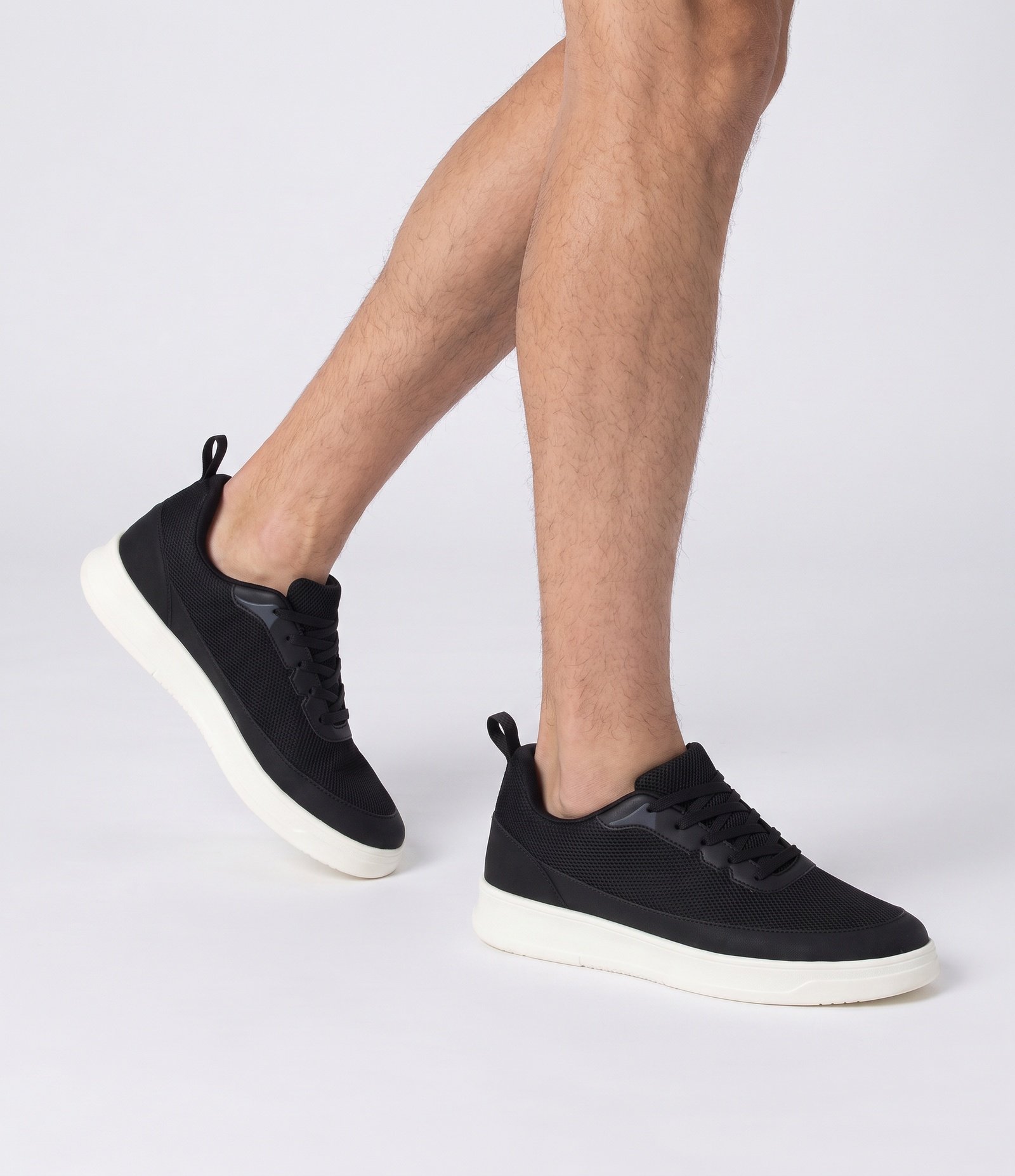 Tênis Knit Casual com Recortes e Sola EVA Preto 2