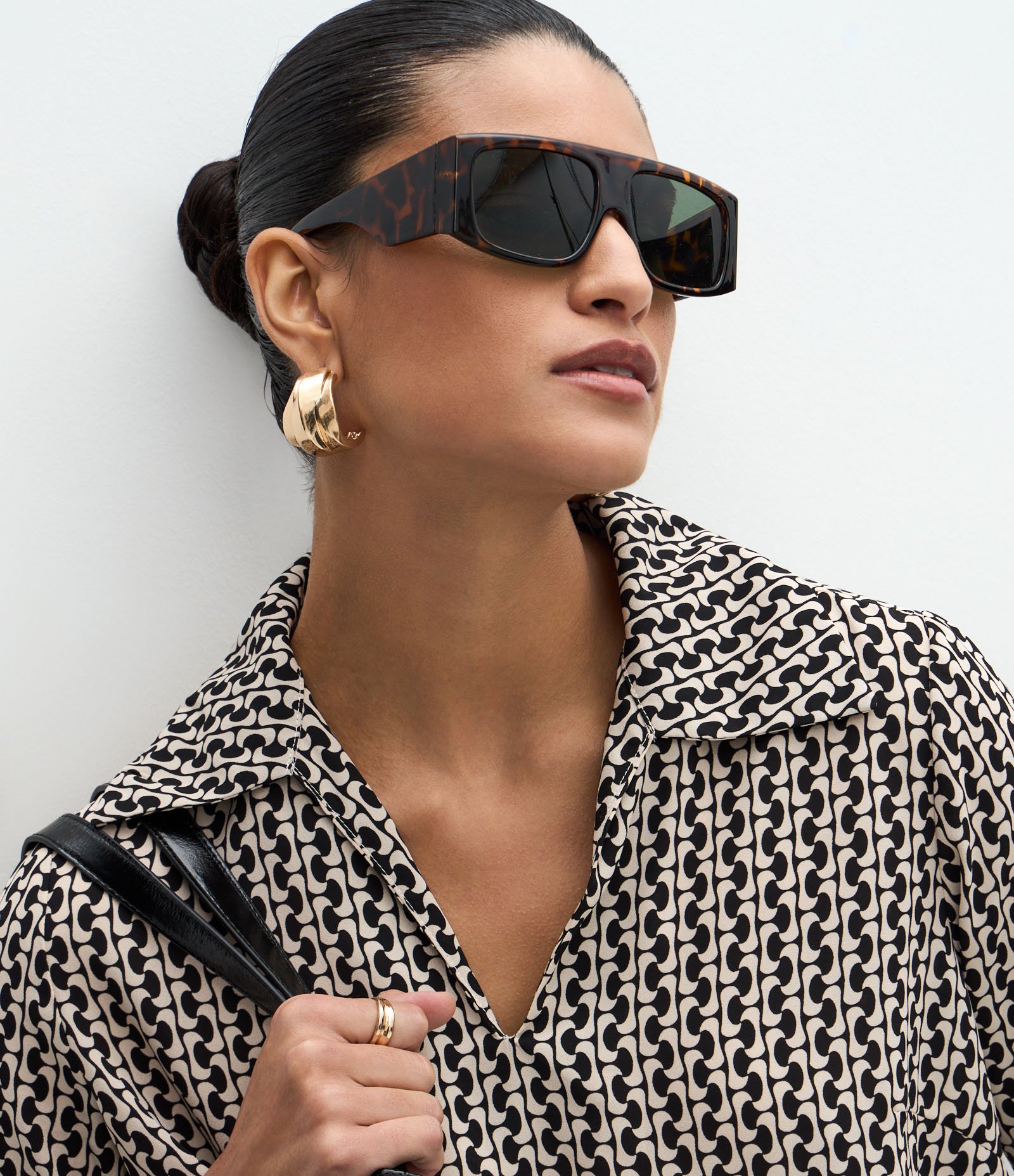 Blusa em Chiffon com Estampa Geométrica Preto 3