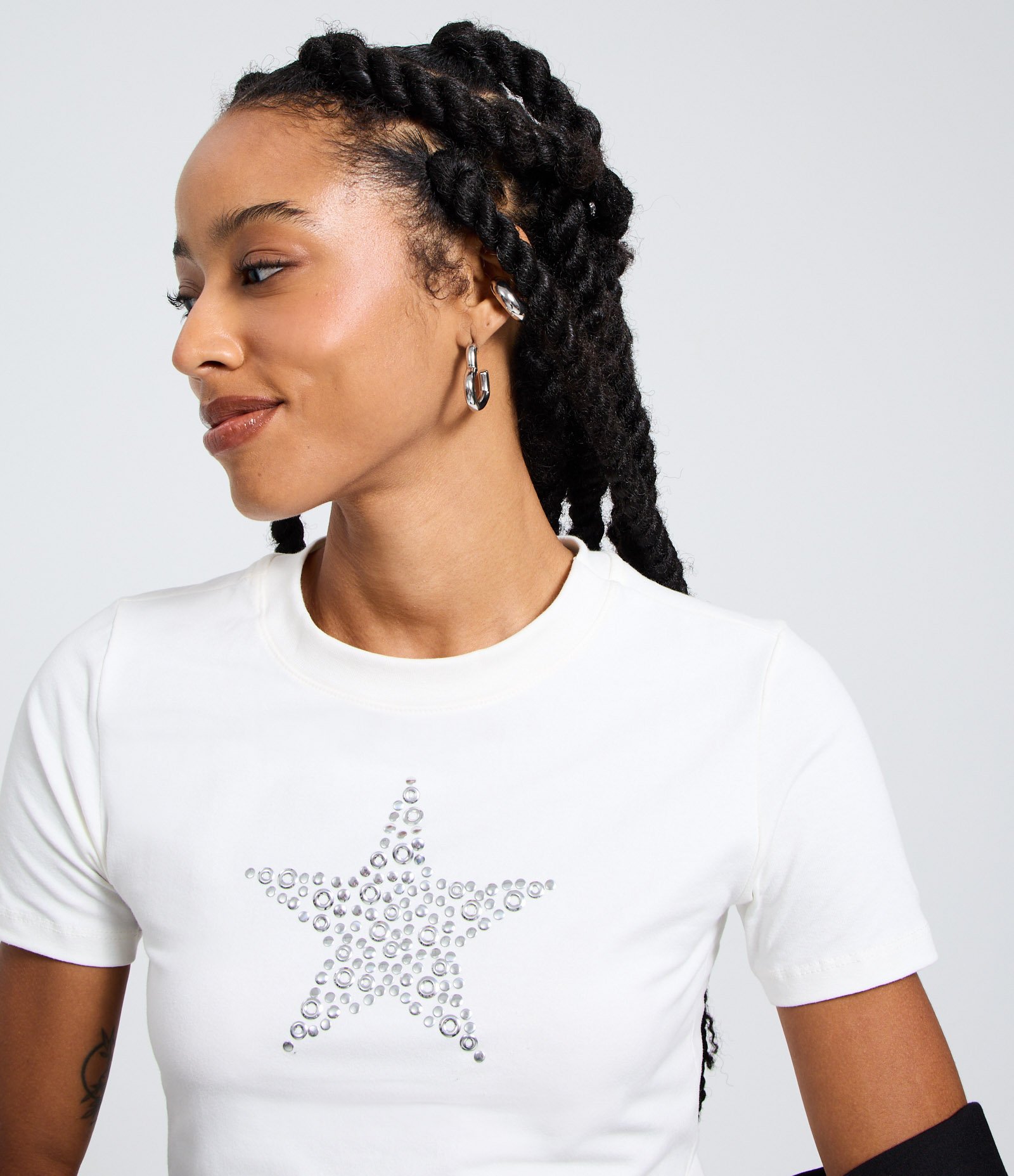 Camiseta em Algodão com Aplicação de Ilhoses Branco 1