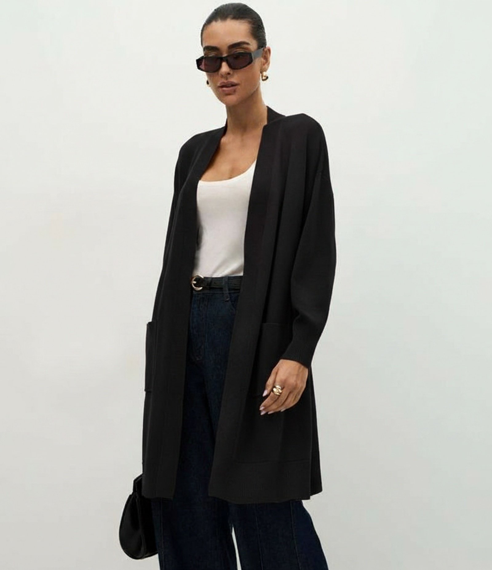 Cardigan Alongado em Tricô com Bolsos Preto 1