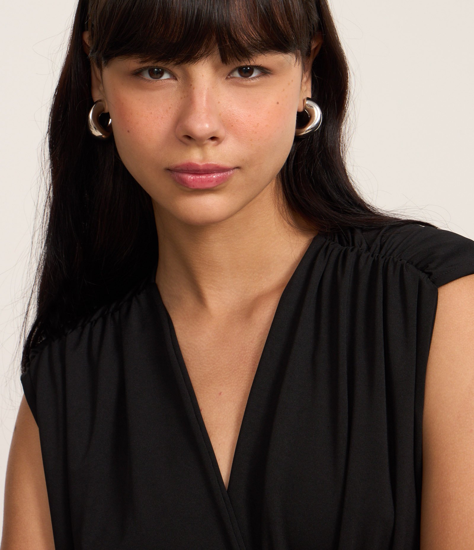 Body com Decote V Transpassado e Ombreiras Preto 3