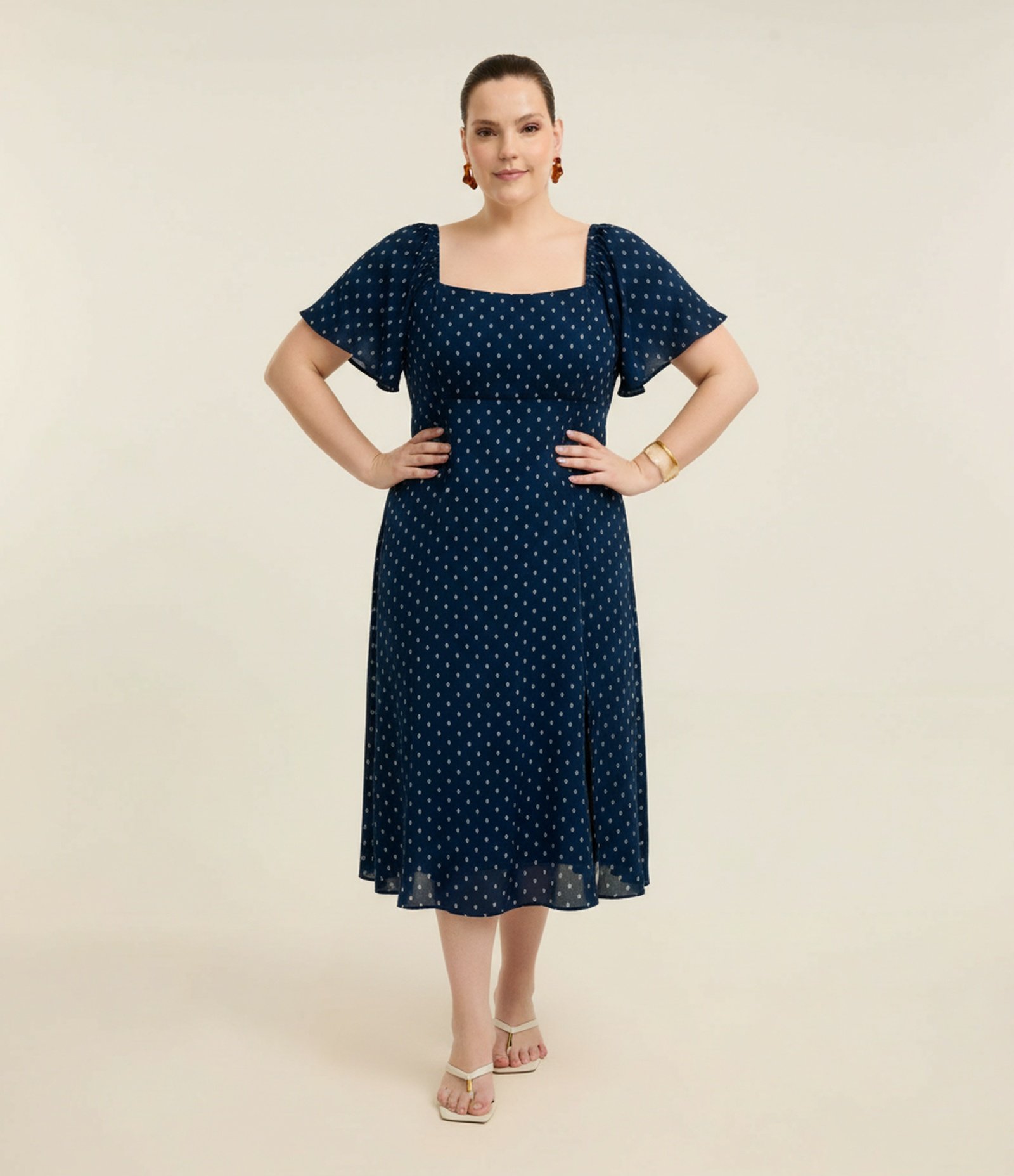 Vestido Midi em Viscose Chalis com Estampa Gravataria Curve & Plus Size Azul 1