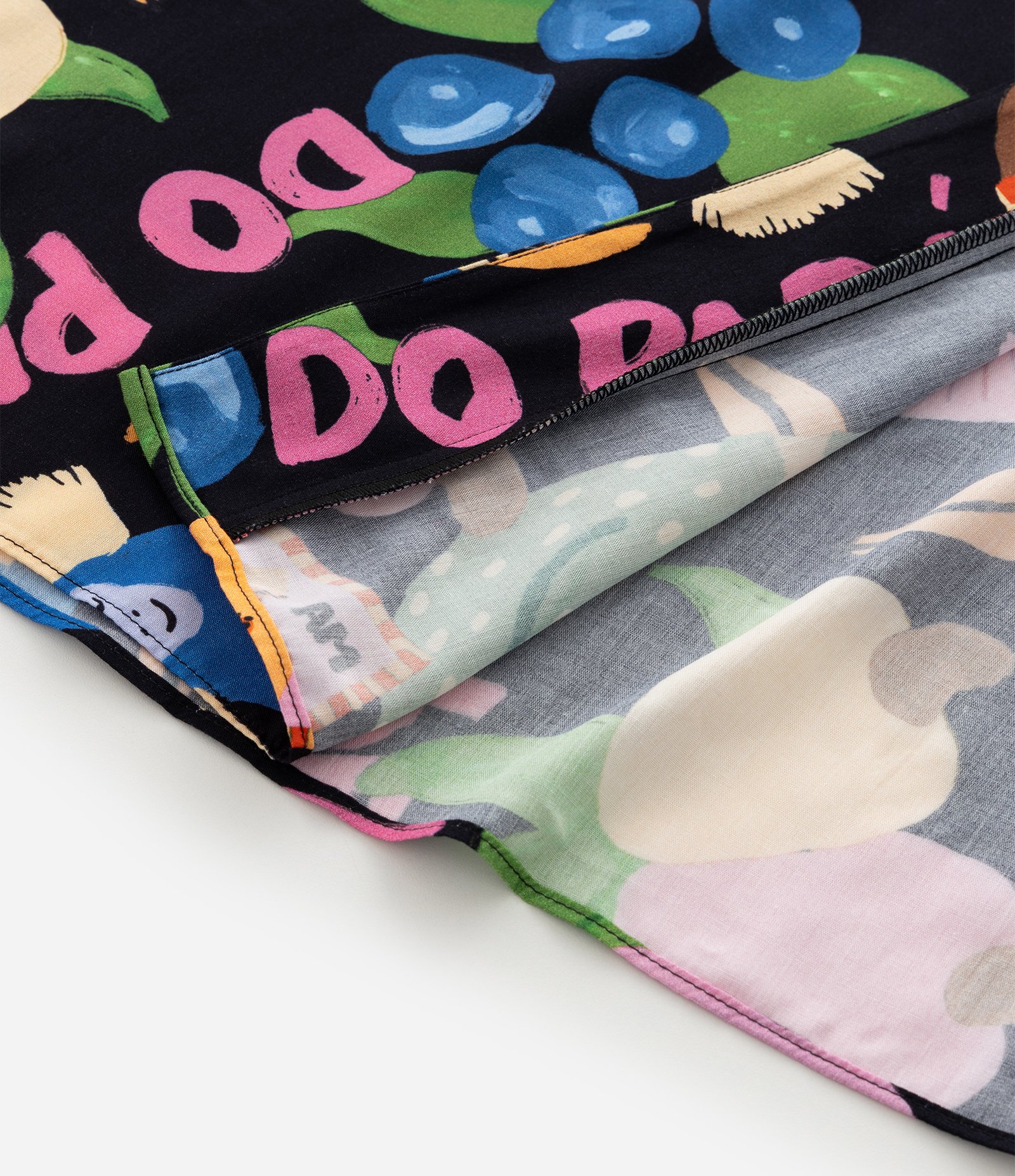 Kimono Alongado em Chalis com Estampa Tropical Curve & Plus Size Multicores 4