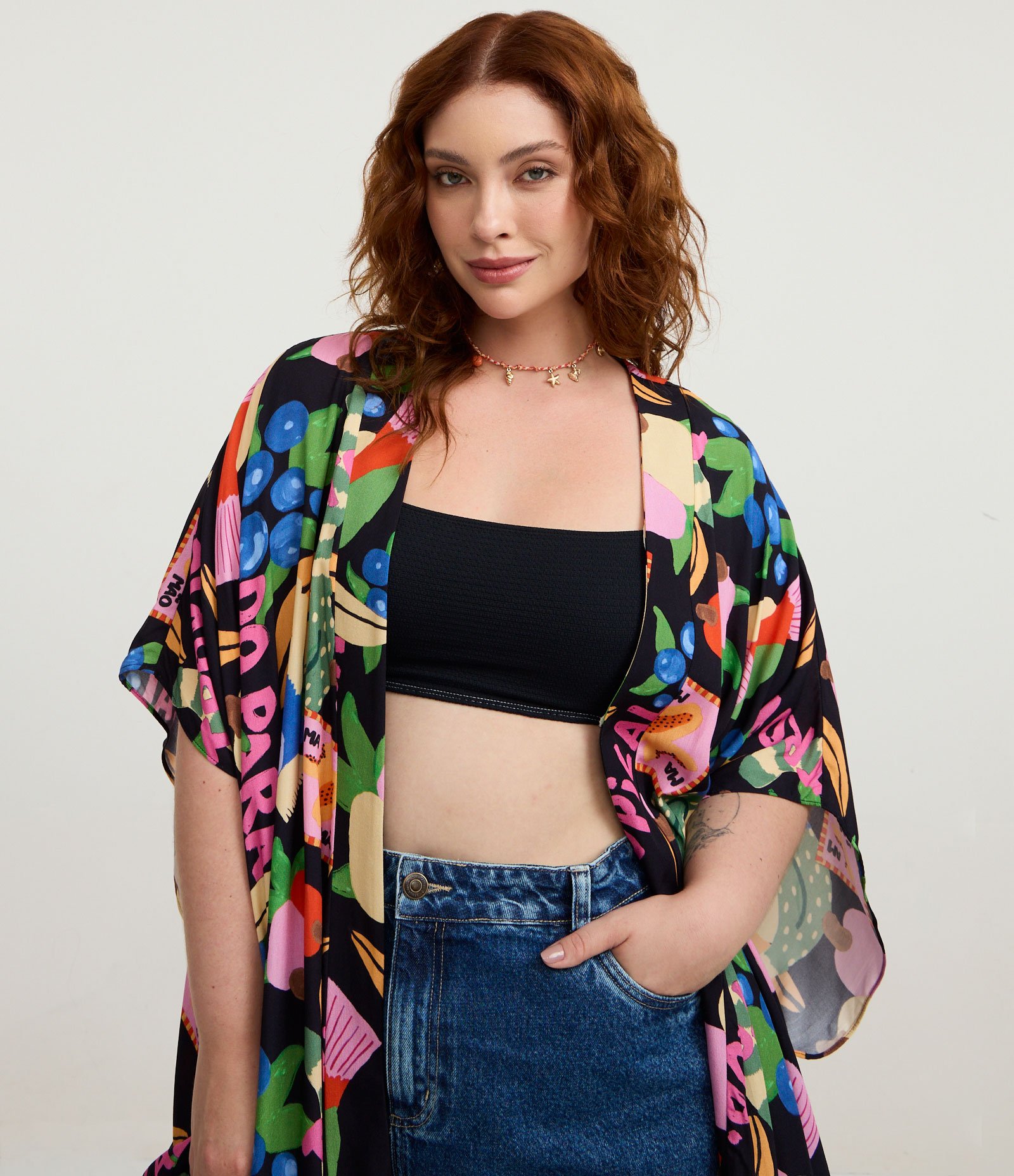 Kimono Alongado em Chalis com Estampa Tropical Curve & Plus Size Multicores 1