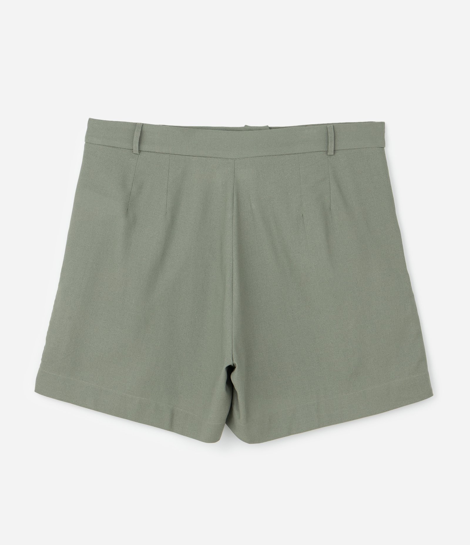 Bermuda Curta em Viscolinho com Pregas Curve & Plus Size Verde 2