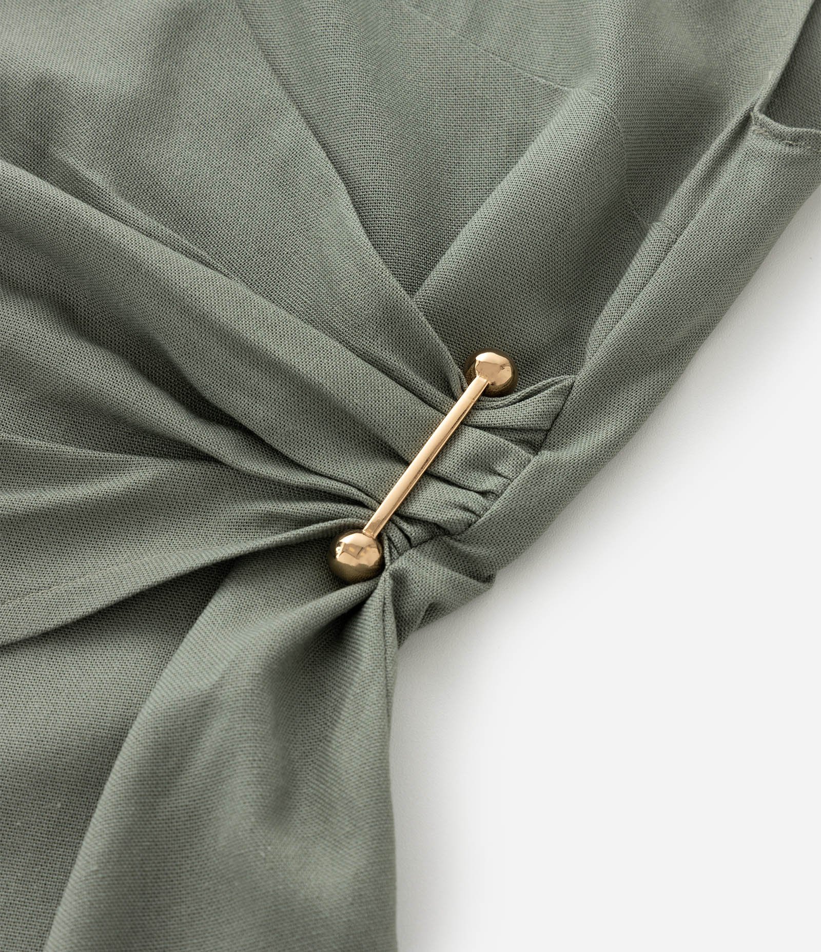 Blusa em Viscolinho com Transpasse Frontal e Aviamento Curve & Plus Size Verde 5