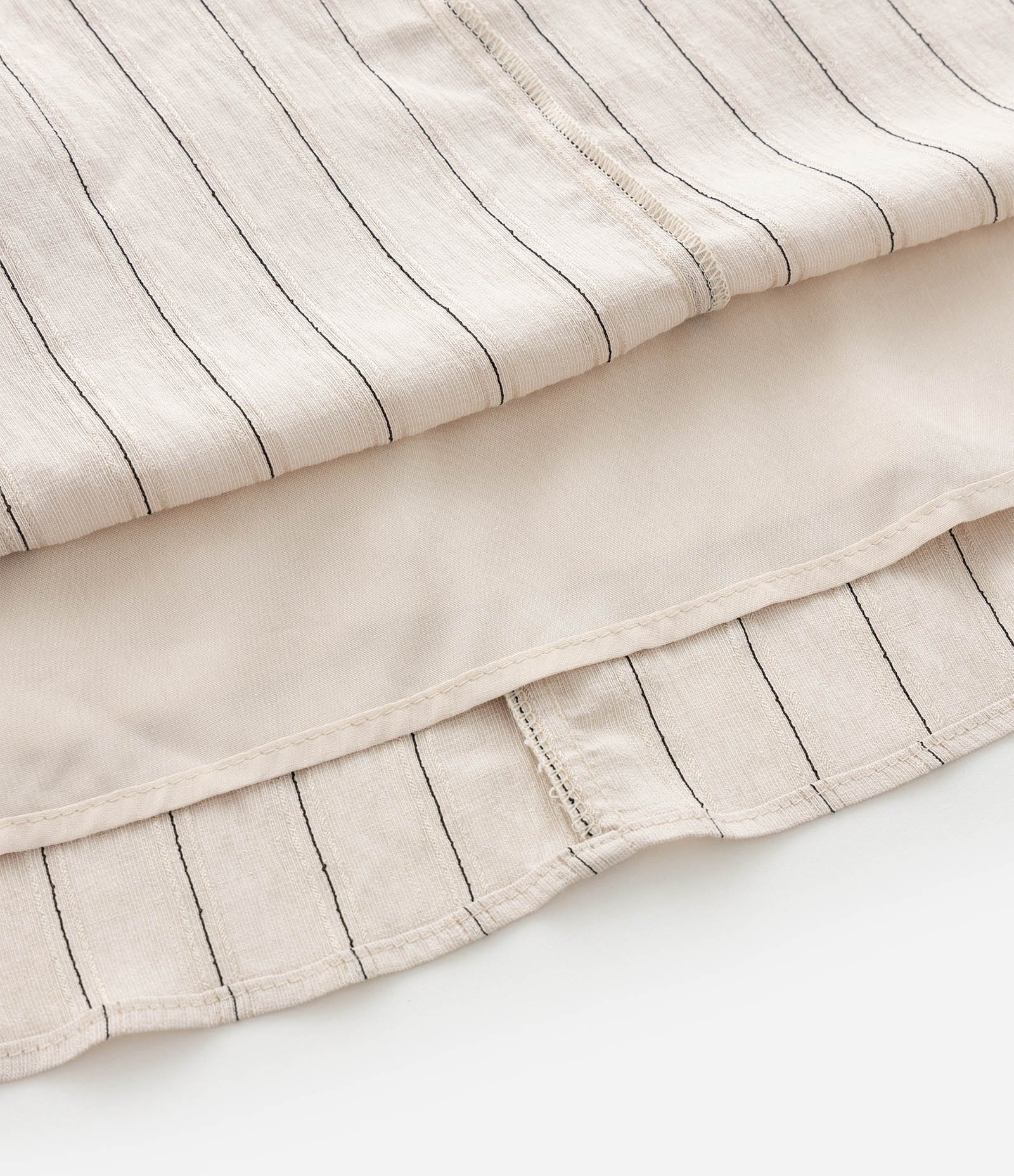 Vestido em Viscose com Prega Frontal e Forro Curve & Plus Size Bege 4