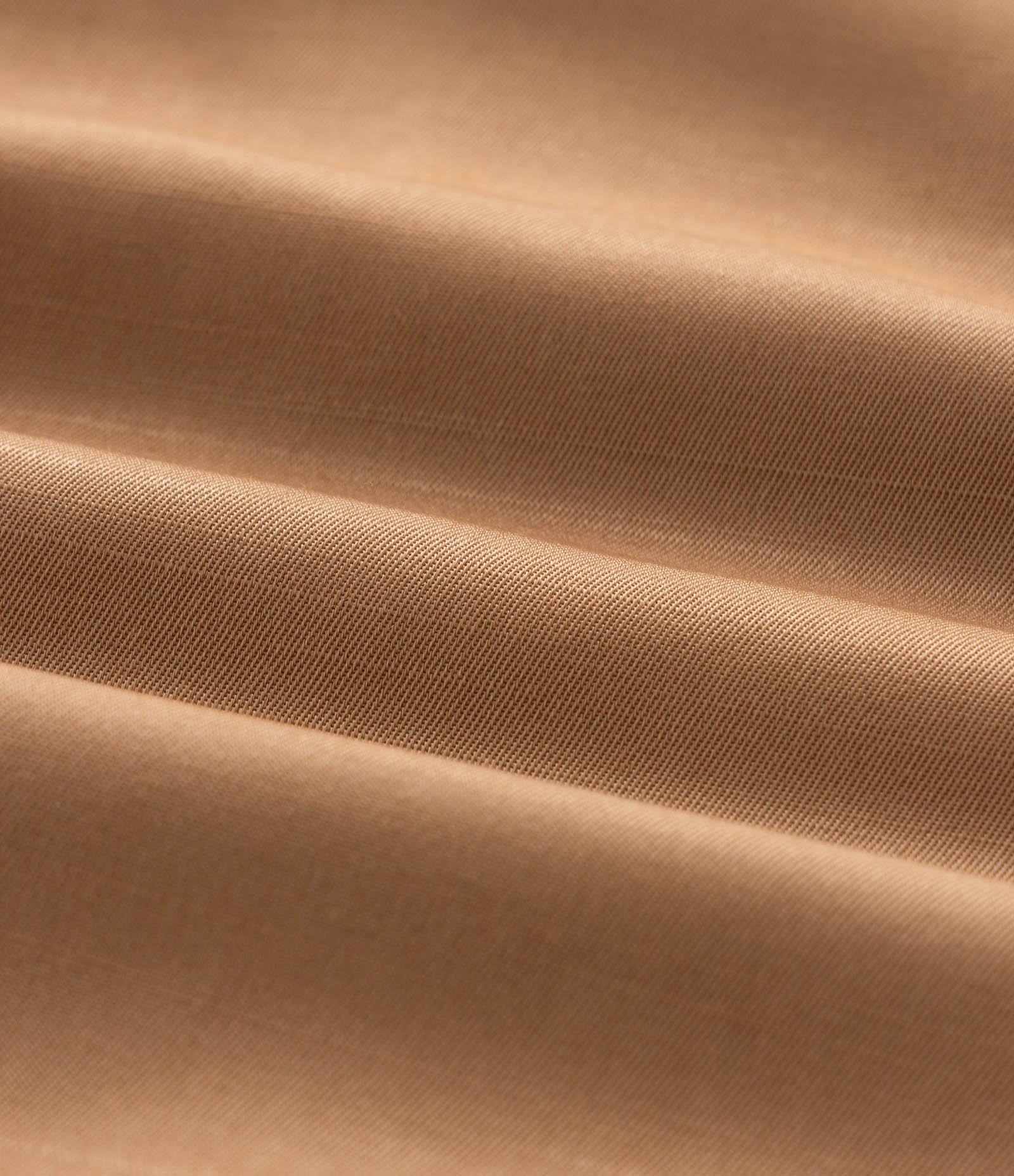 Blusa em Cetim com Decote Degagê Curve & Plus Size Bege 3