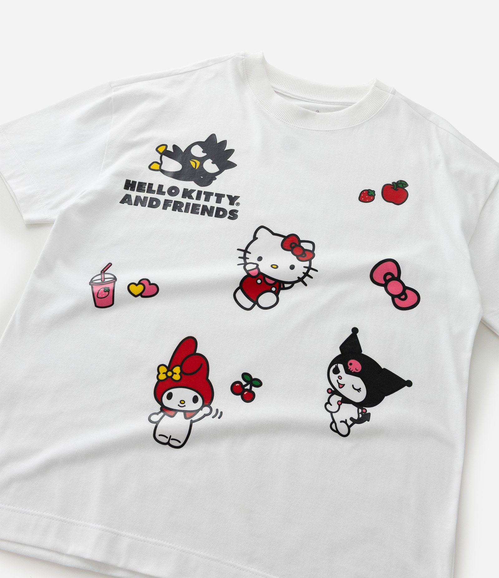 Camiseta Infantil Oversized com Estampa Hello Kitty And Friends - Tam 5 a 16 Anos Branco 5