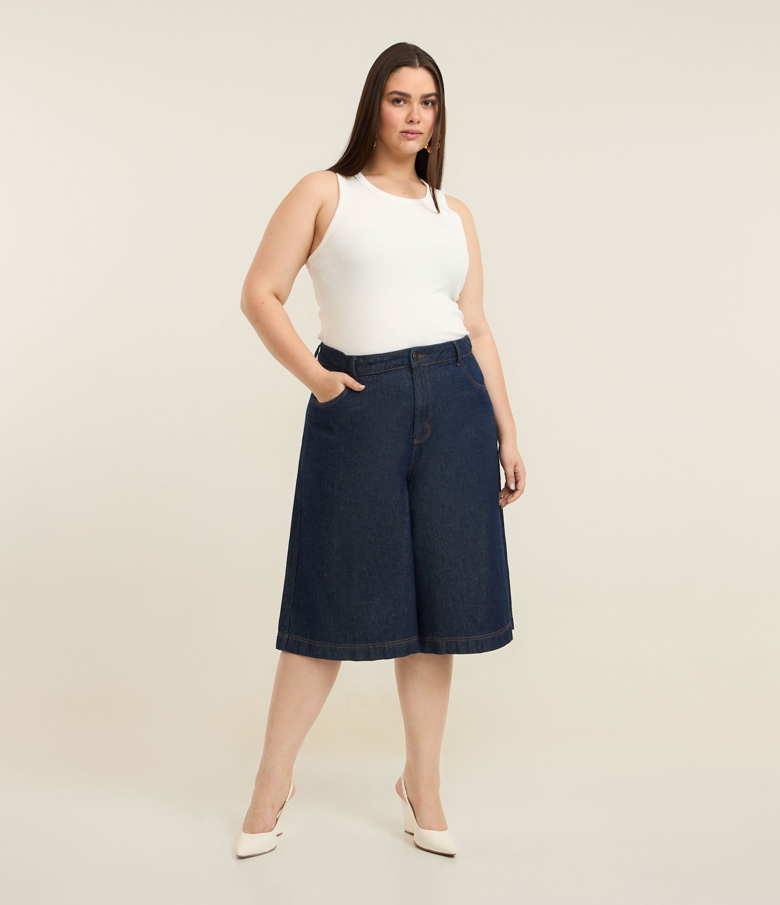Bermuda Jorts em Jeans com Bolsos Embutido Curve & Plus Size Azul Escuro 1