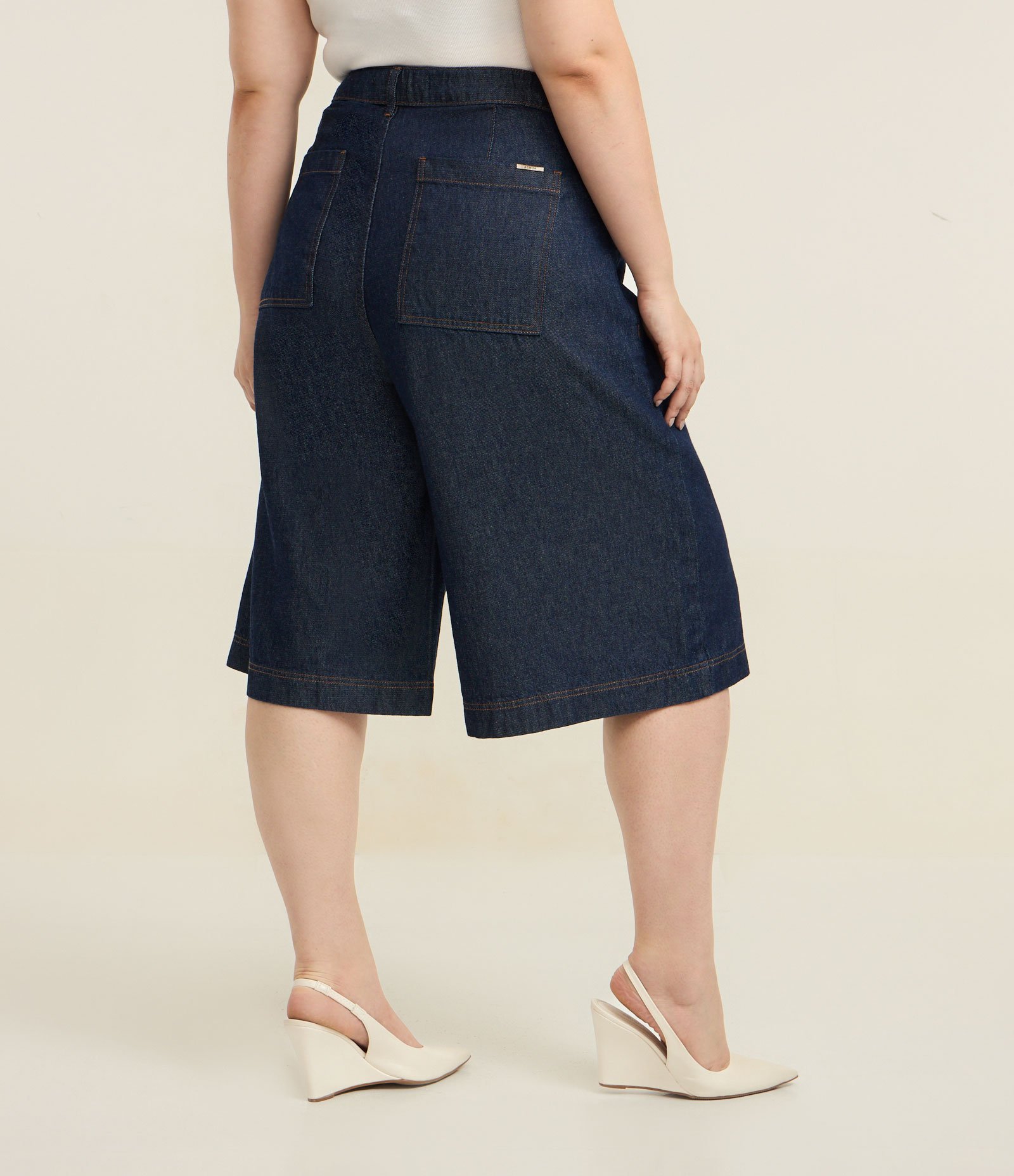 Bermuda Jorts em Jeans com Bolsos Embutido Curve & Plus Size Azul Escuro 5