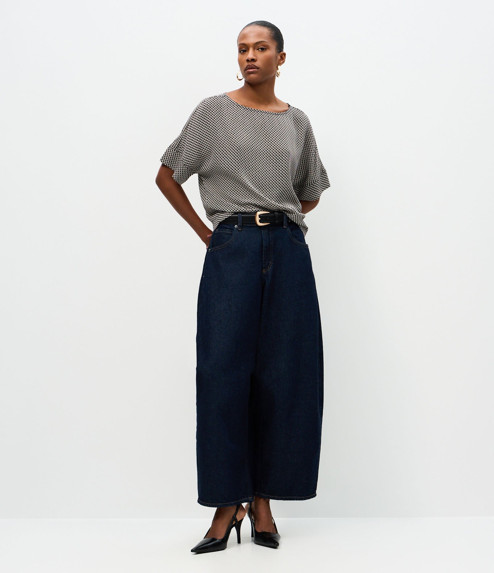 Blusa Chiffon Geométrica com Corrente Cinza 2
