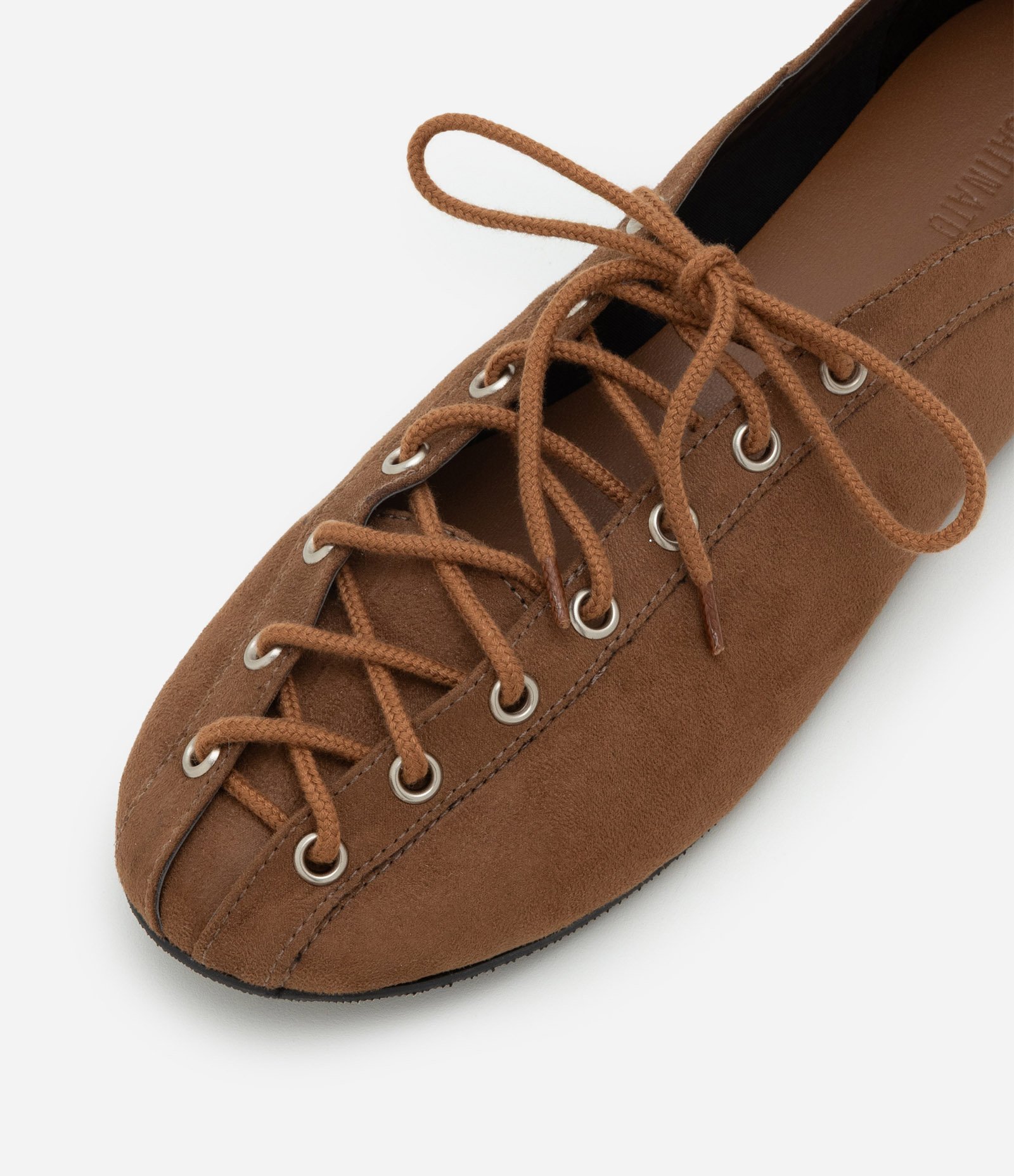 Sapatilha com Efeito Camurça e Amarração Marrom 3