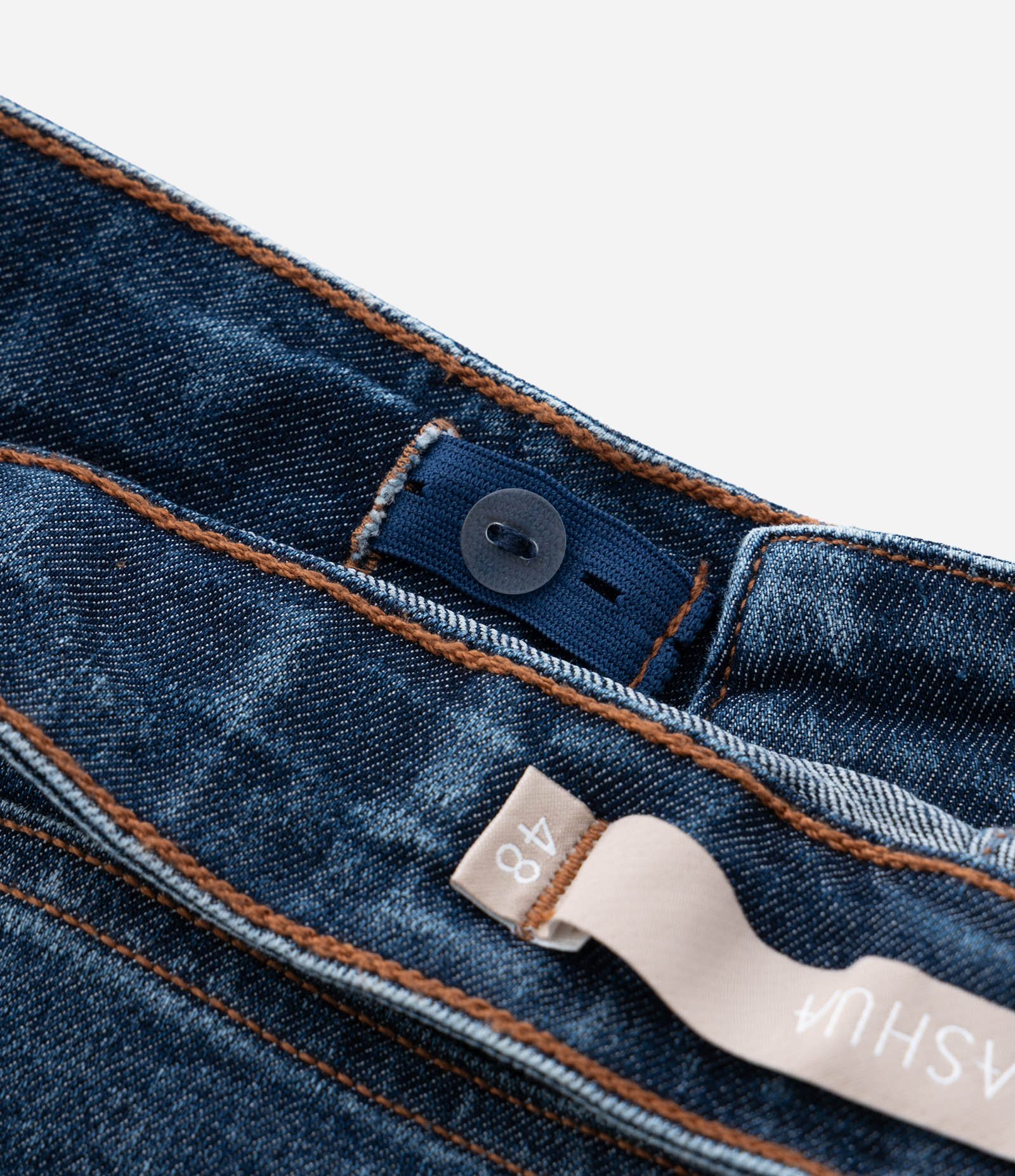 Short Curto com Barra Dobrada em Jeans com Elastano Curve & Plus Size Azul 10