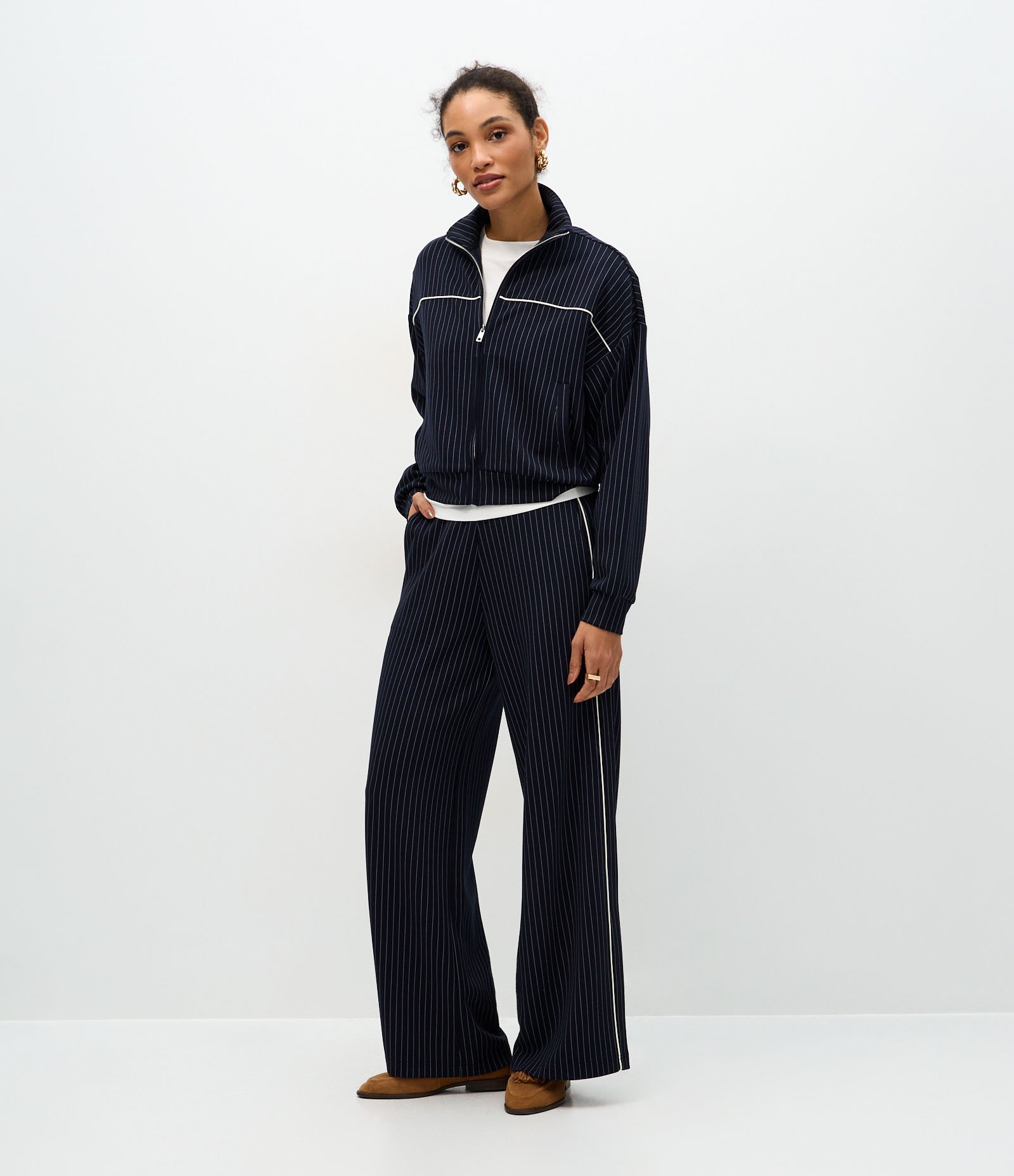 Calça Wide Leg em Moletom com Estampa Listrada Azul 2