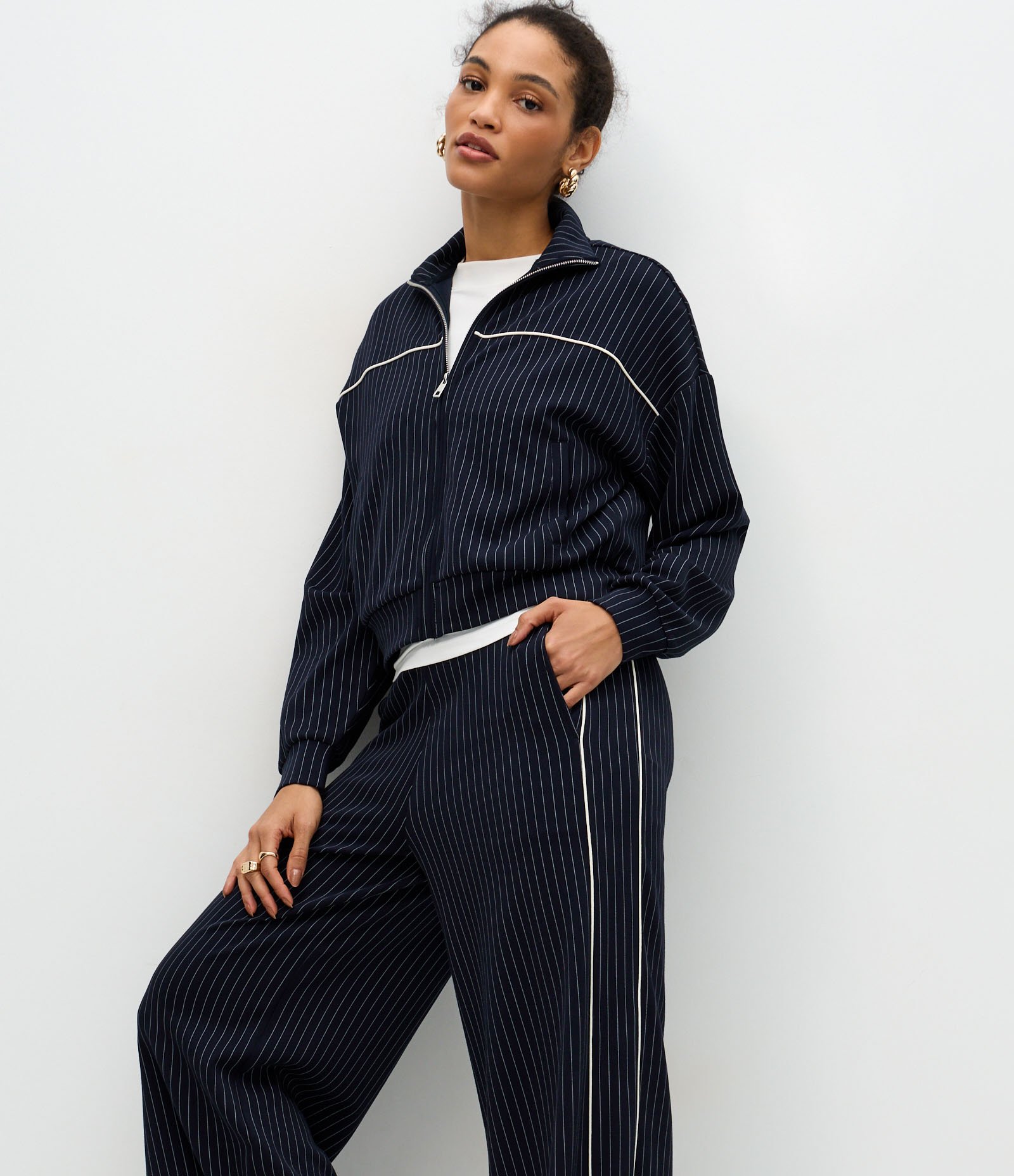 Calça Wide Leg em Moletom com Estampa Listrada Azul 3