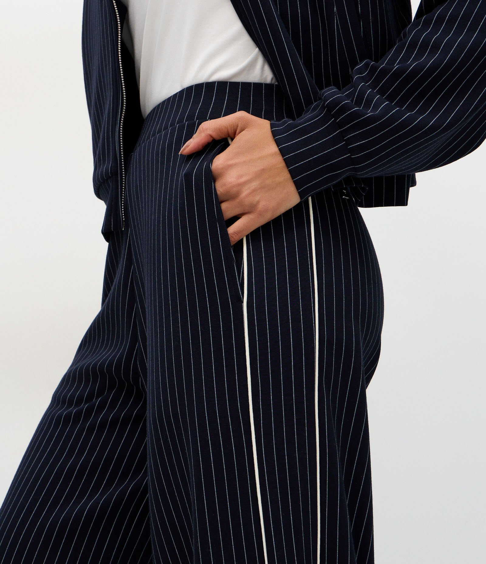 Calça Wide Leg em Moletom com Estampa Listrada Azul 5