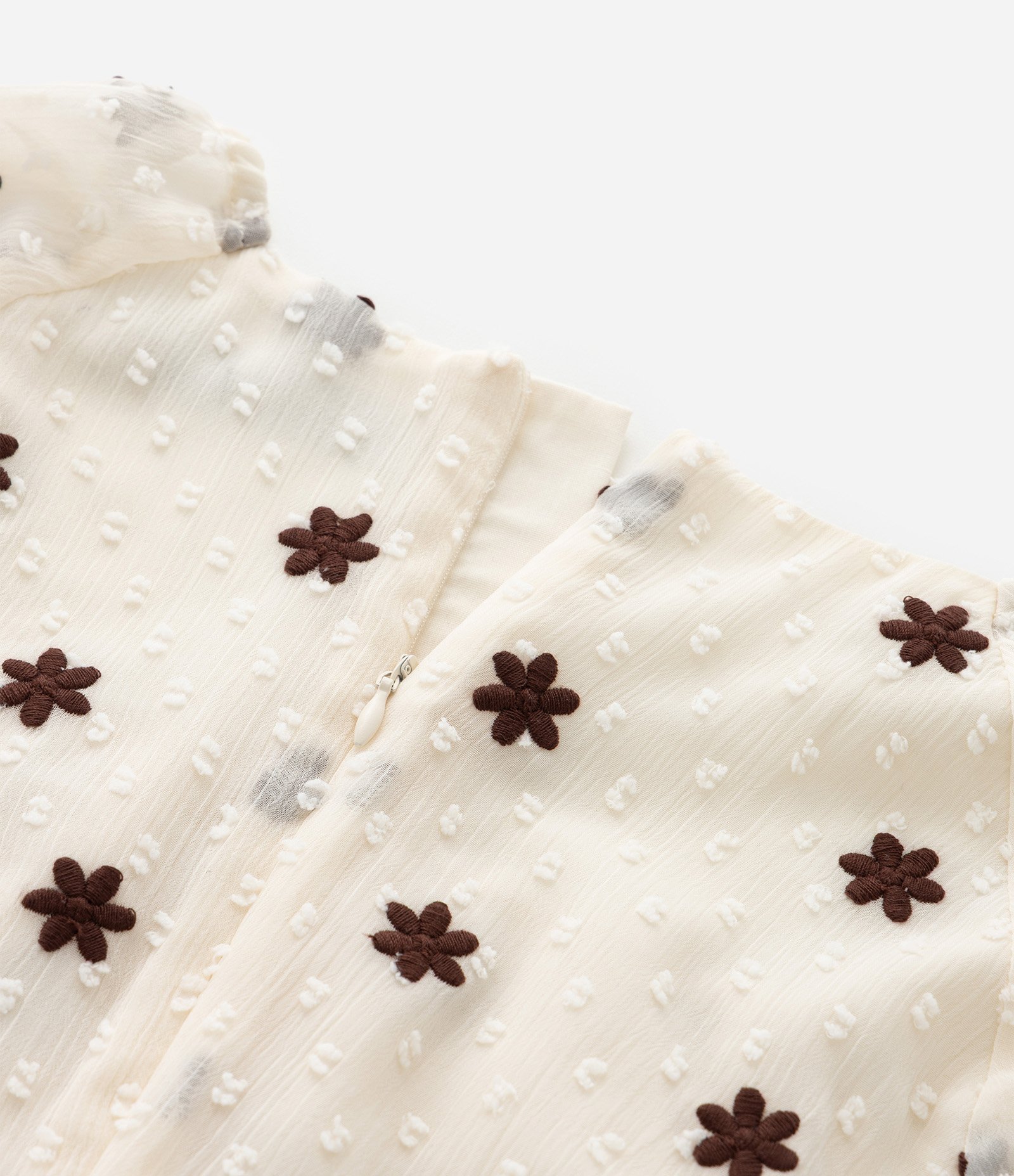 Vestido Infantil em Chiffon Texturizado com Flores Bordadas – Tam 5 a 14 Anos Bege Claro 6