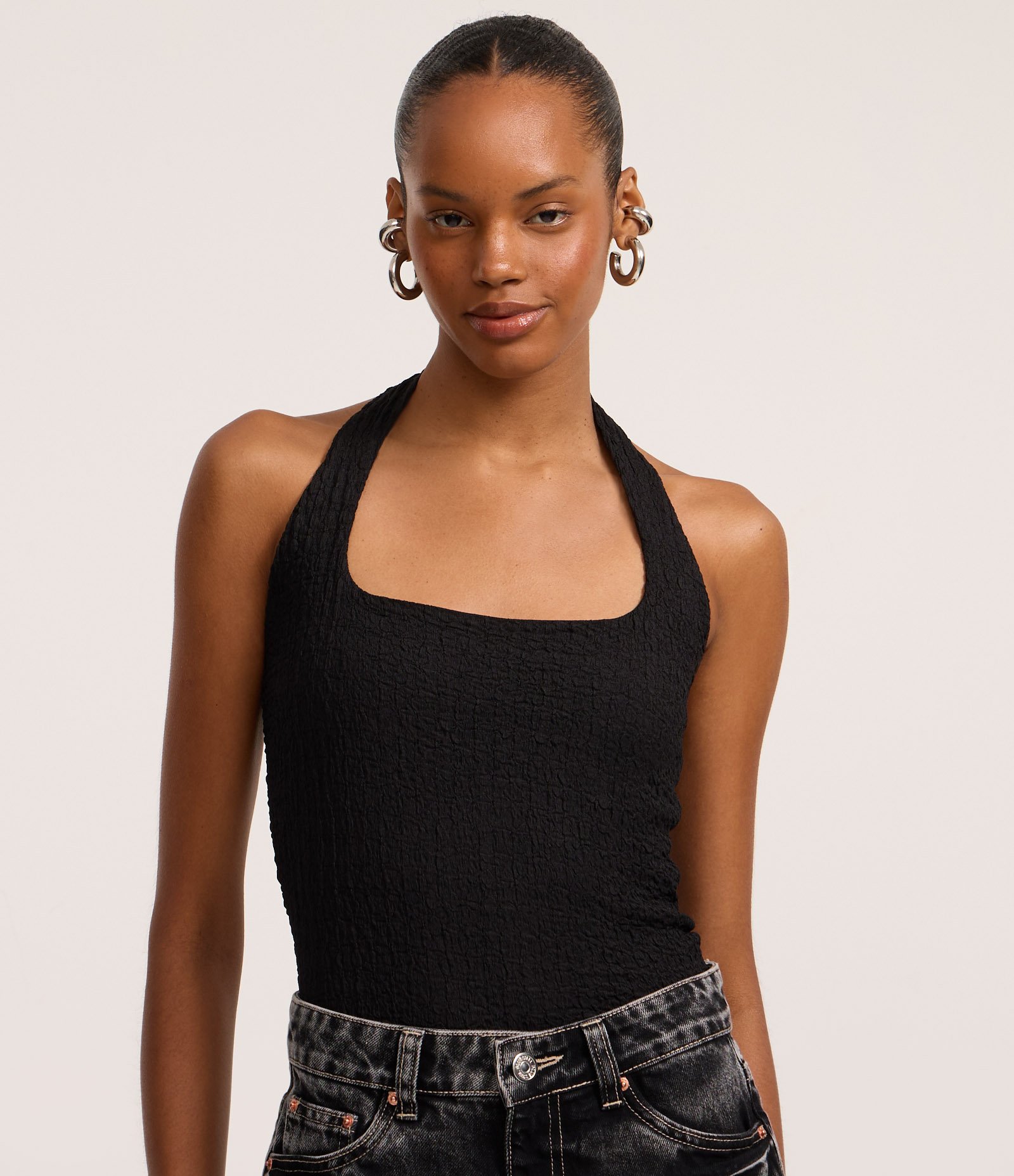 Blusa Frente Única Texturizada com Efeito Enrugado Preto 1