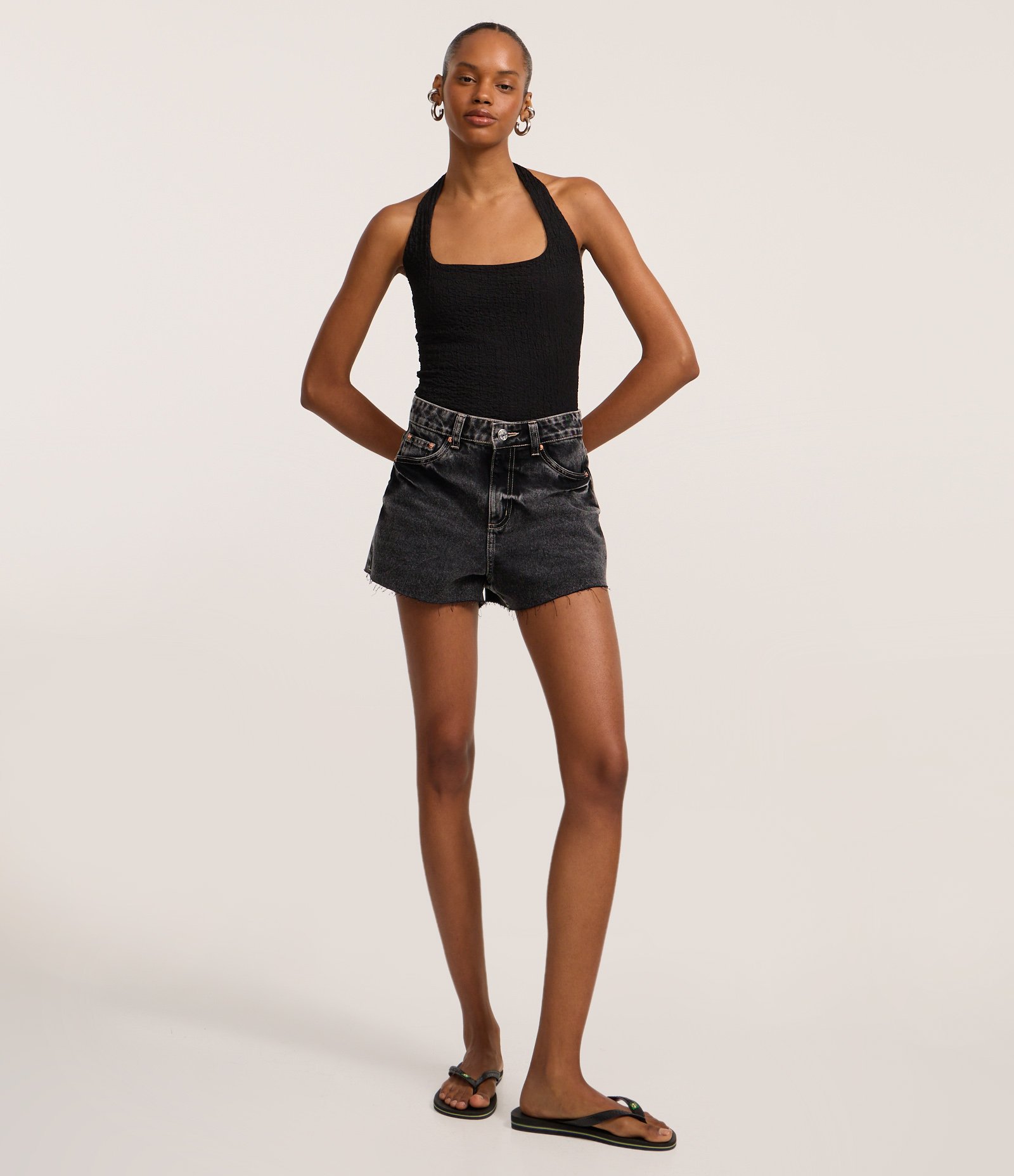 Blusa Frente Única Texturizada com Efeito Enrugado Preto 2