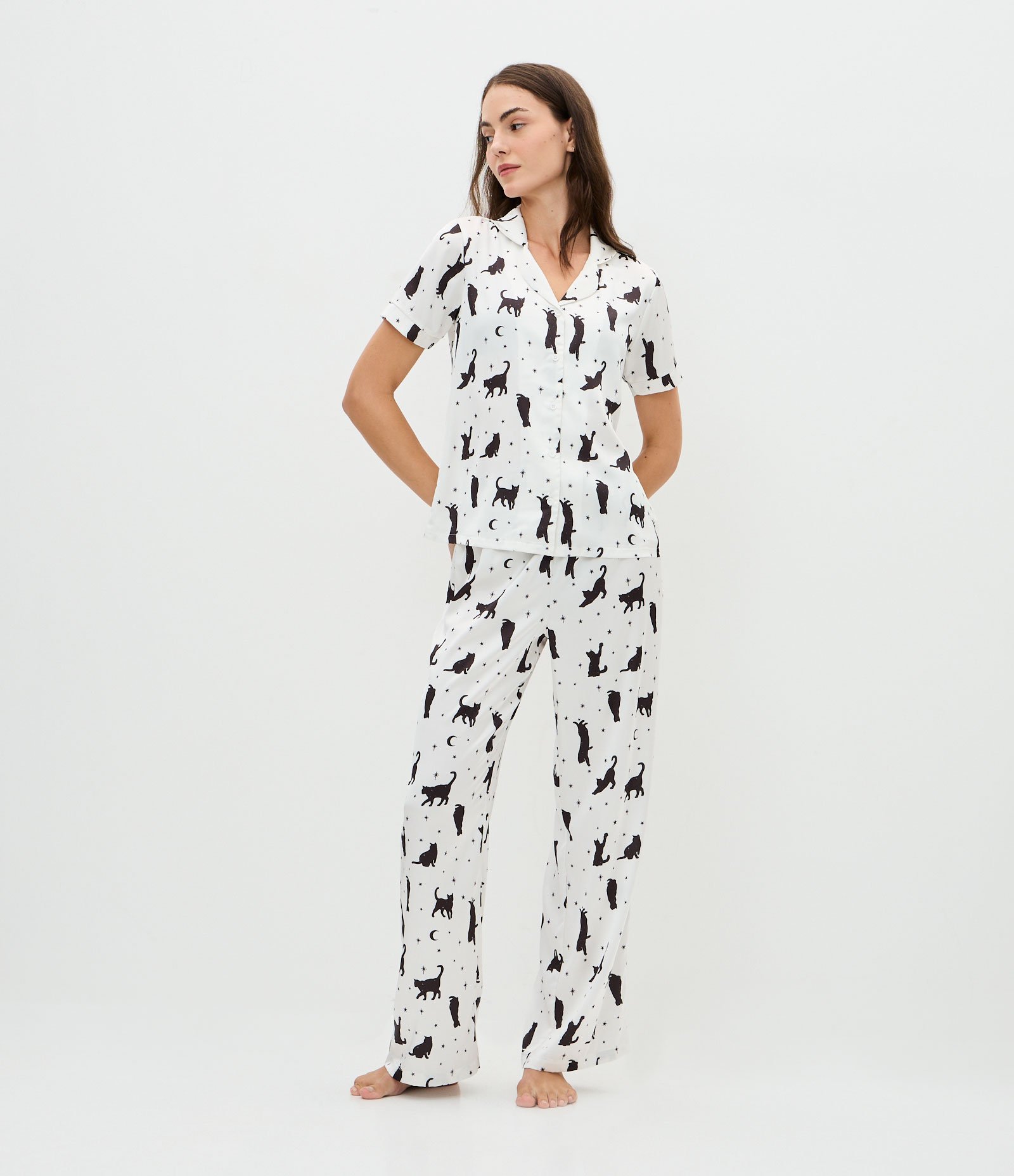 Pijama Americano em Cetim com Estampa Gatinhos Constelação Branco 1