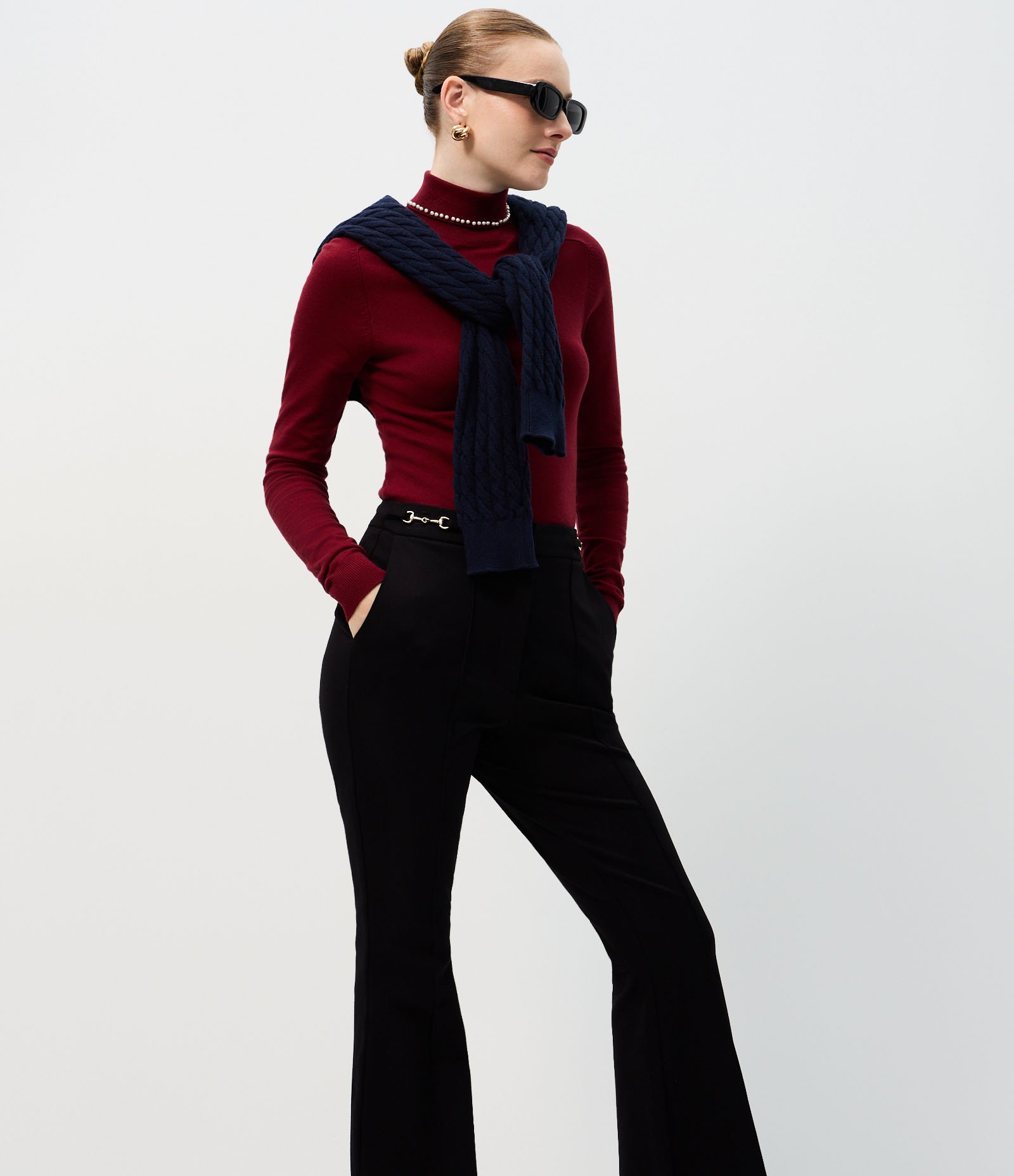 Calça Flare com Enfeite Metálico no Cós Preto 2