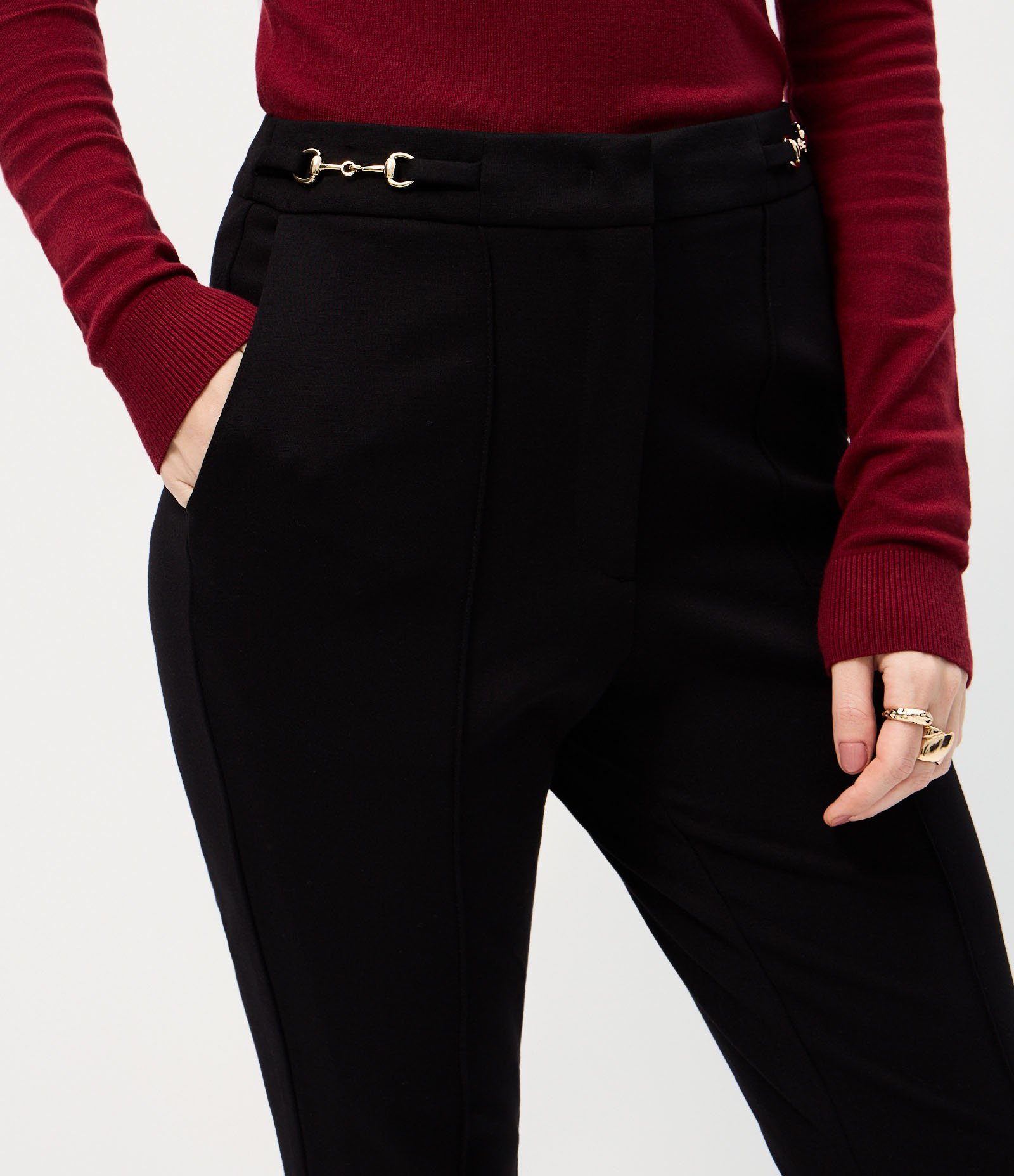 Calça Flare com Enfeite Metálico no Cós Preto 4