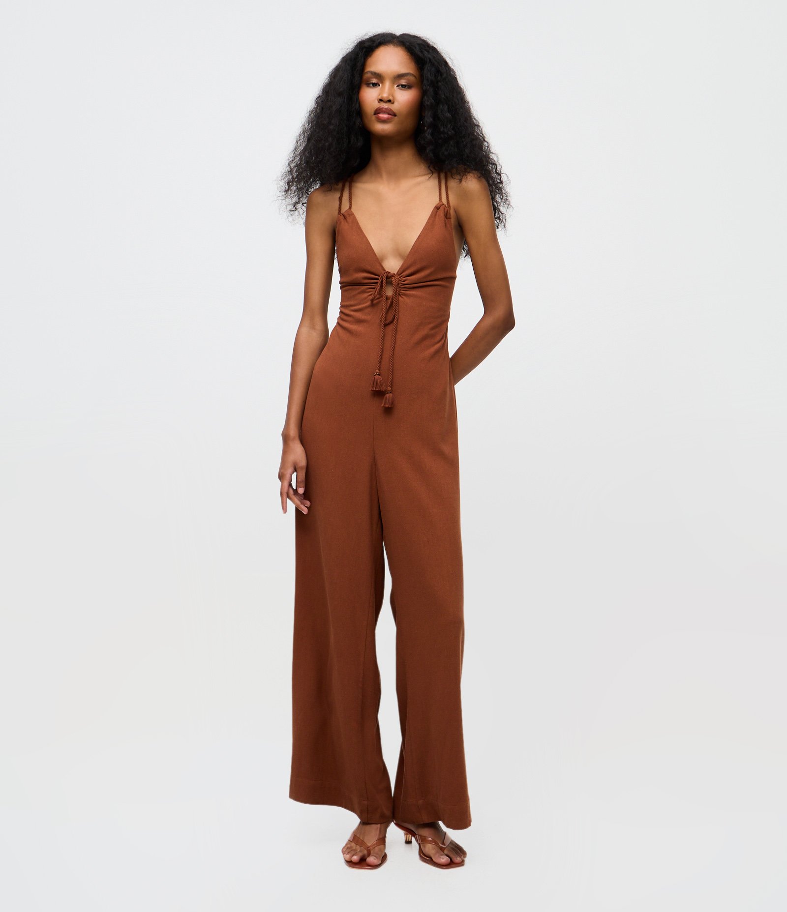 Macacão Pantalona em Viscolinho com Alças Duplas Marrom 1