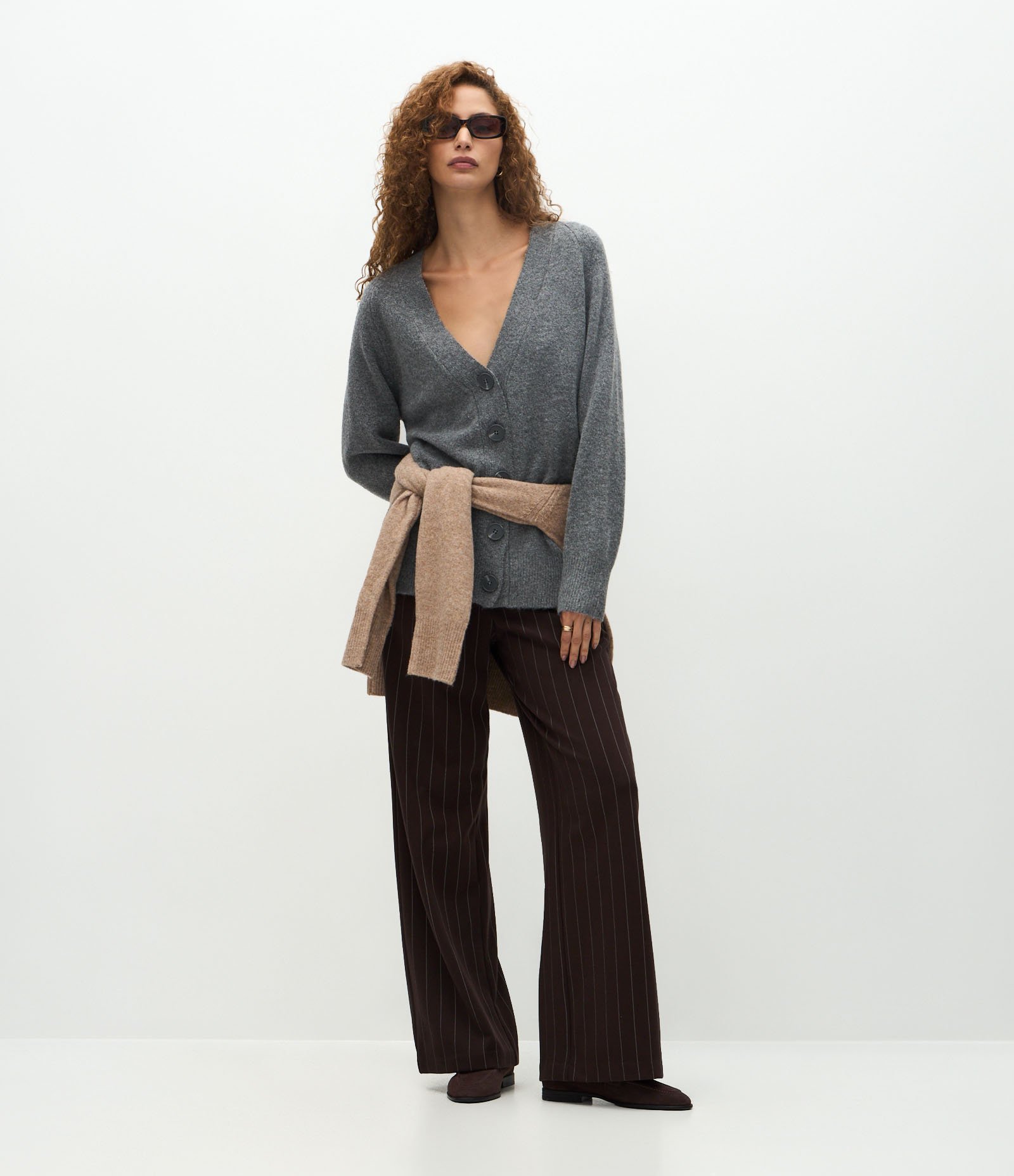 Cardigan em Tricô com Botões Grandes Cinza 2