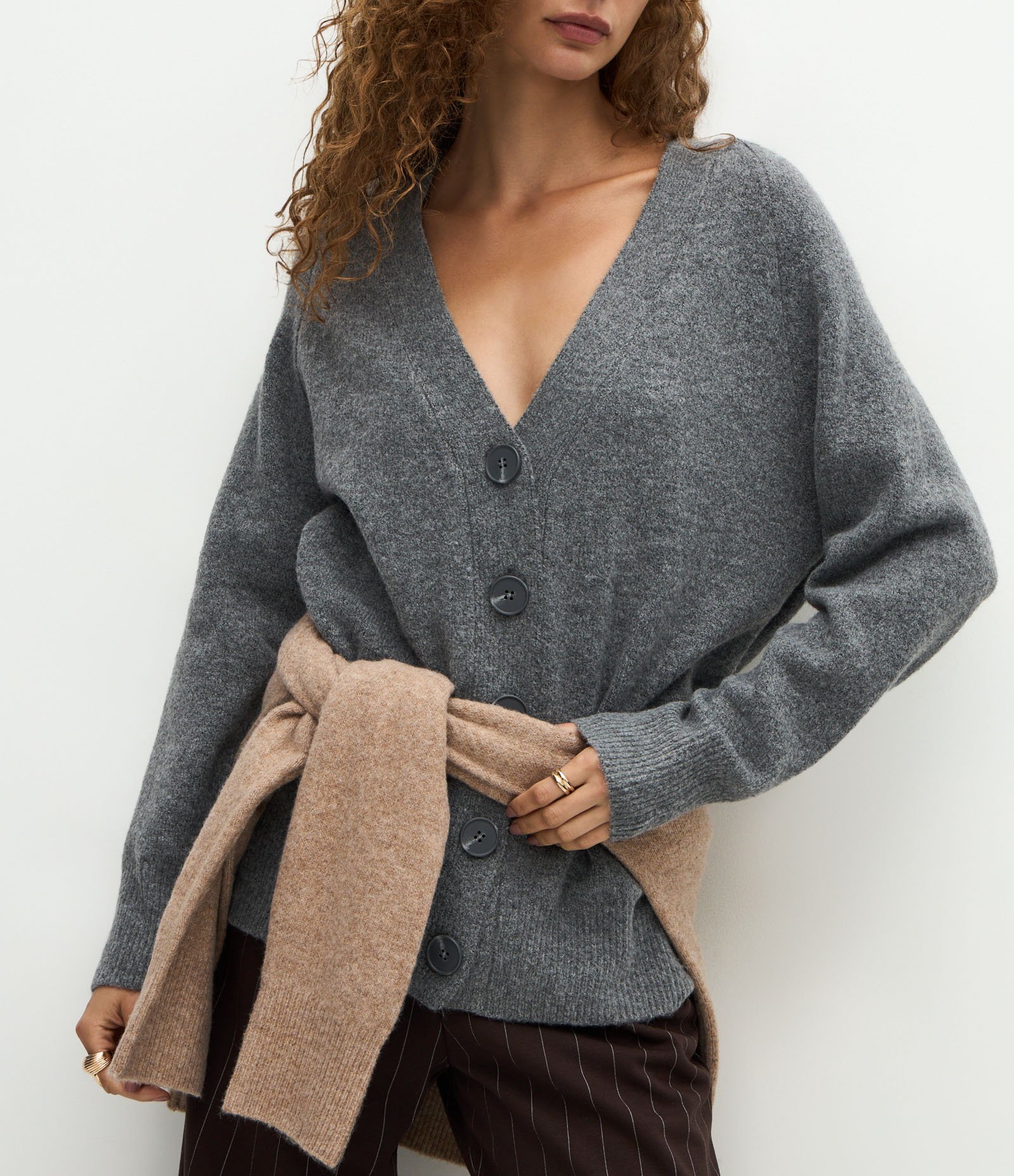 Cardigan em Tricô com Botões Grandes Cinza 3