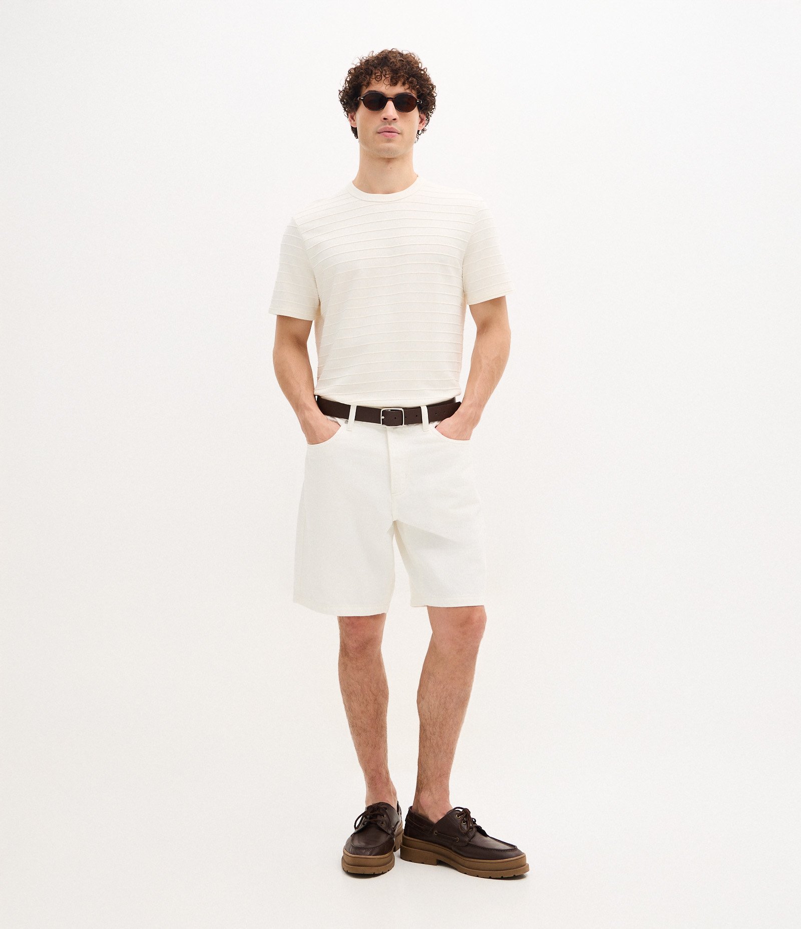 Camiseta Regular em Algodão Trabalhado em Relevo Branco 2