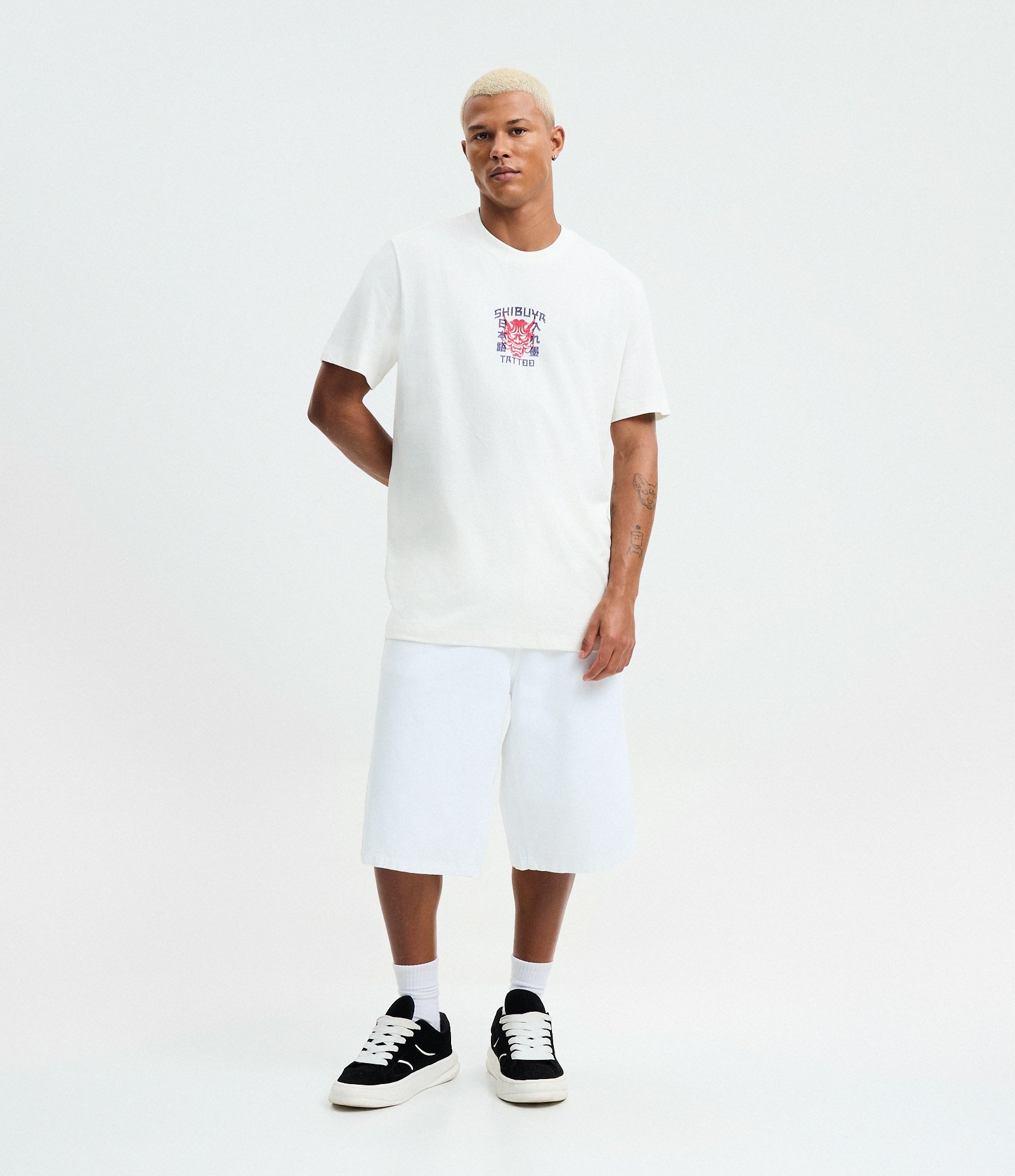 Camiseta Comfort com Estampa Localizada Japonismo Máscara Branco 2