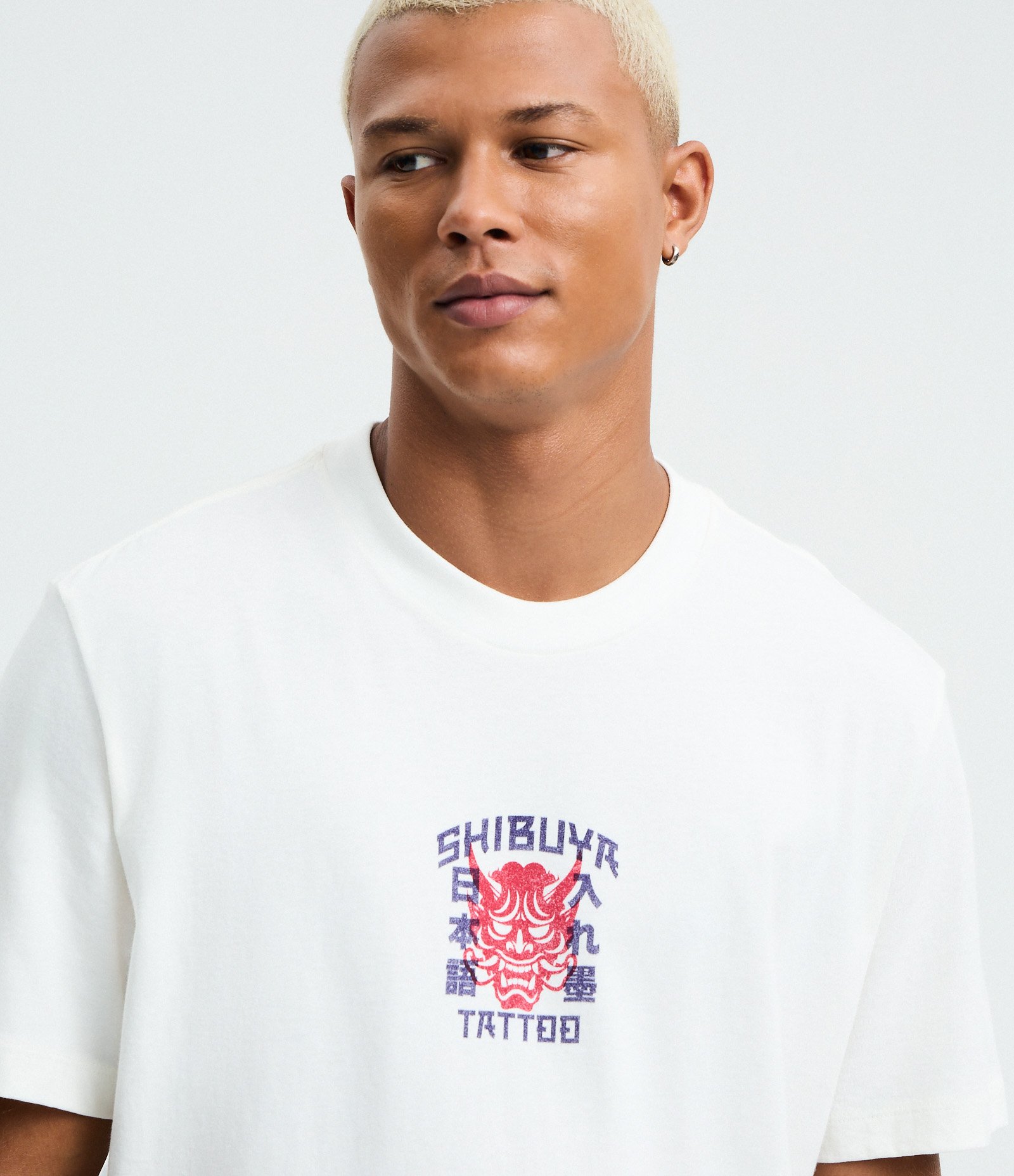 Camiseta Comfort com Estampa Localizada Japonismo Máscara Branco 3