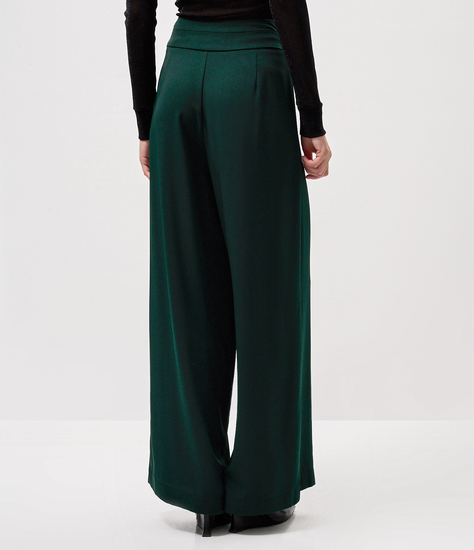 Calça Pantalona Alfaiatada com Cós Liso e Pregas Verde 4