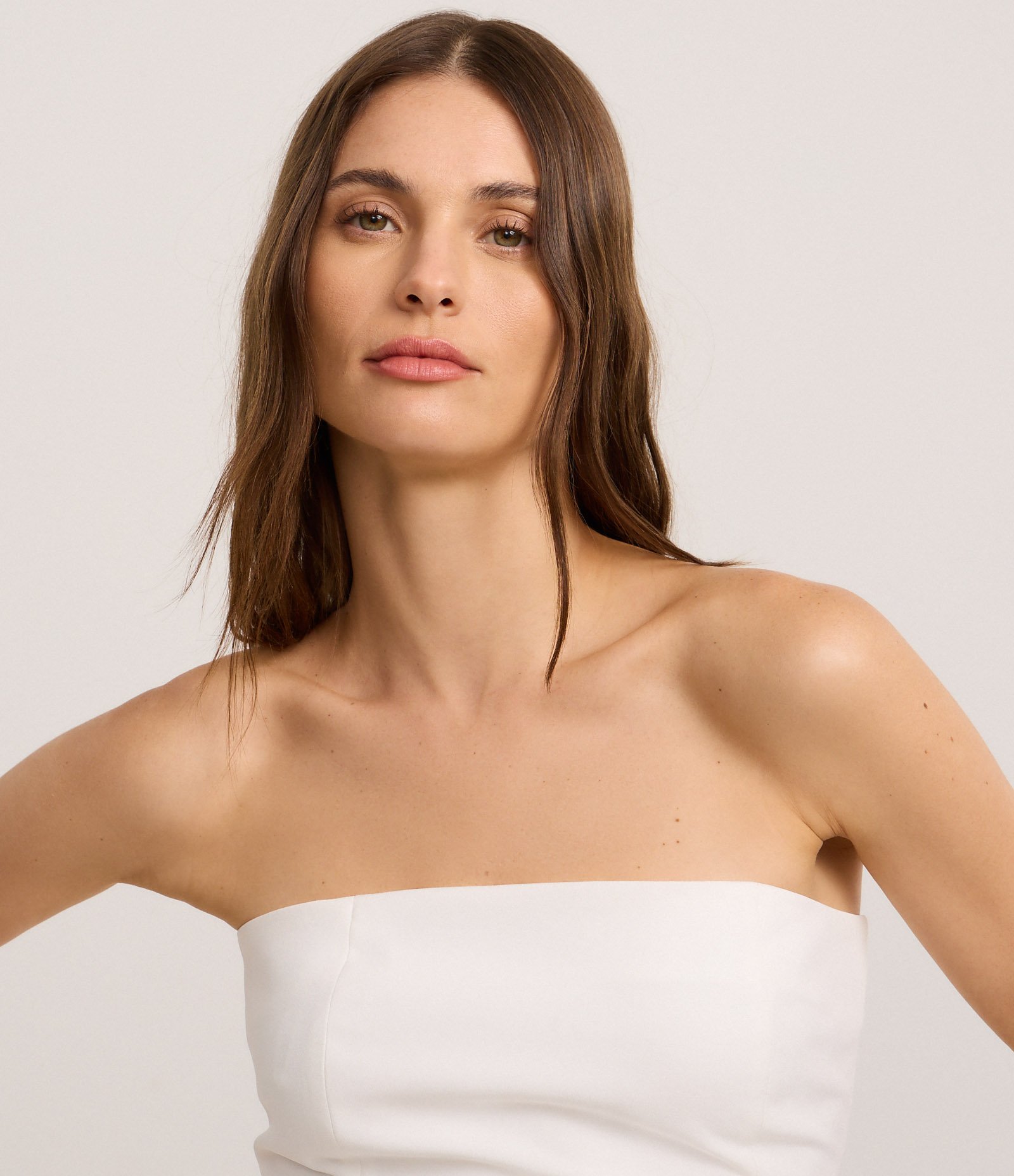 Blusa Peplum Sem Alça com Corte Alfaiatado Branco 4