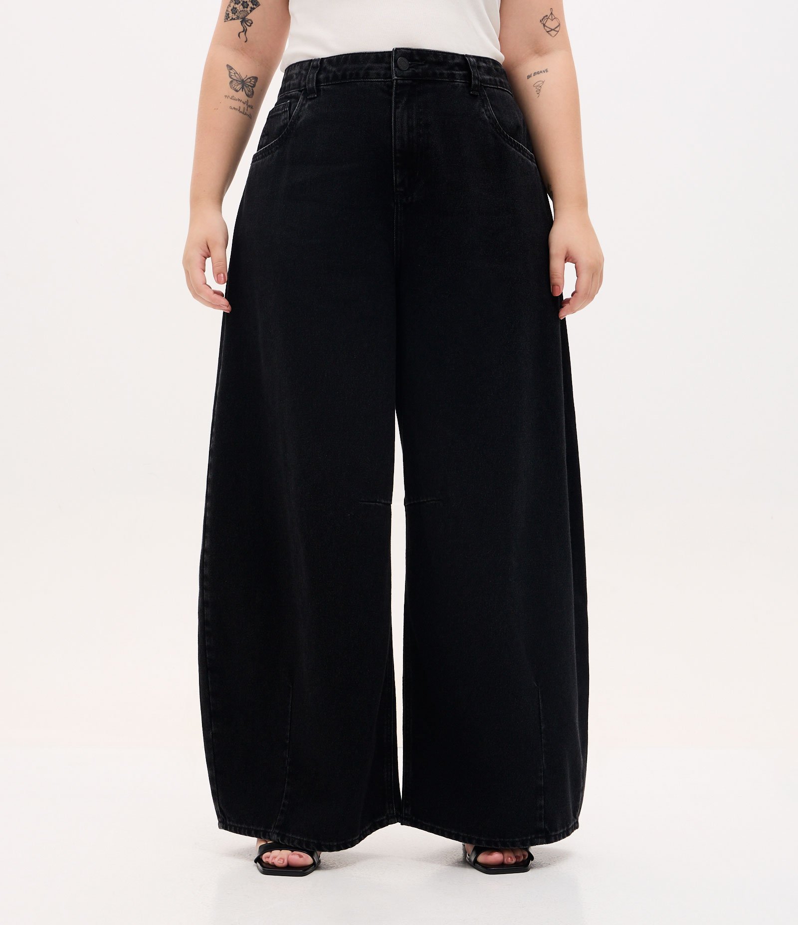 Calça Balloon em Jeans Curve & Plus Size Preto 3