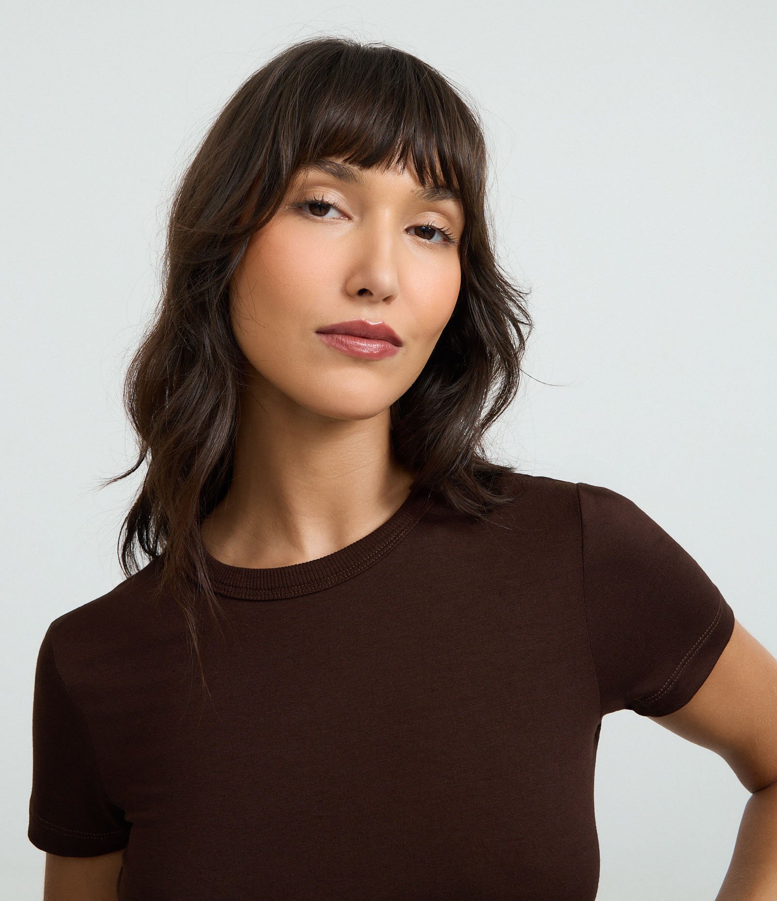 Blusa Cropped Básica em Ribana com Manga Curta Marrom Escuro 4