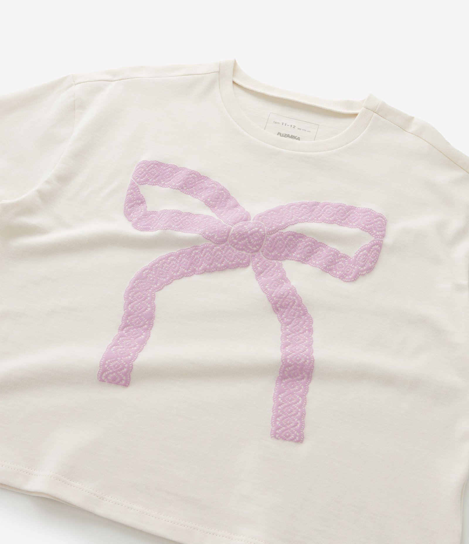 Camiseta Infantil Boxy com Estampa de Laço - Tam 5 a 14 Anos Bege 4