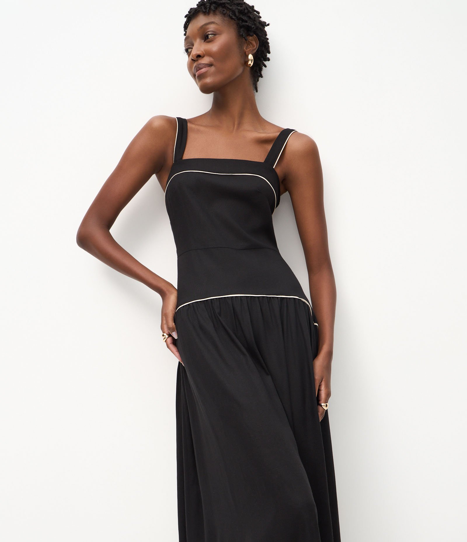 Vestido Midi com Cintura Baixa em Viscolinho Preto 1