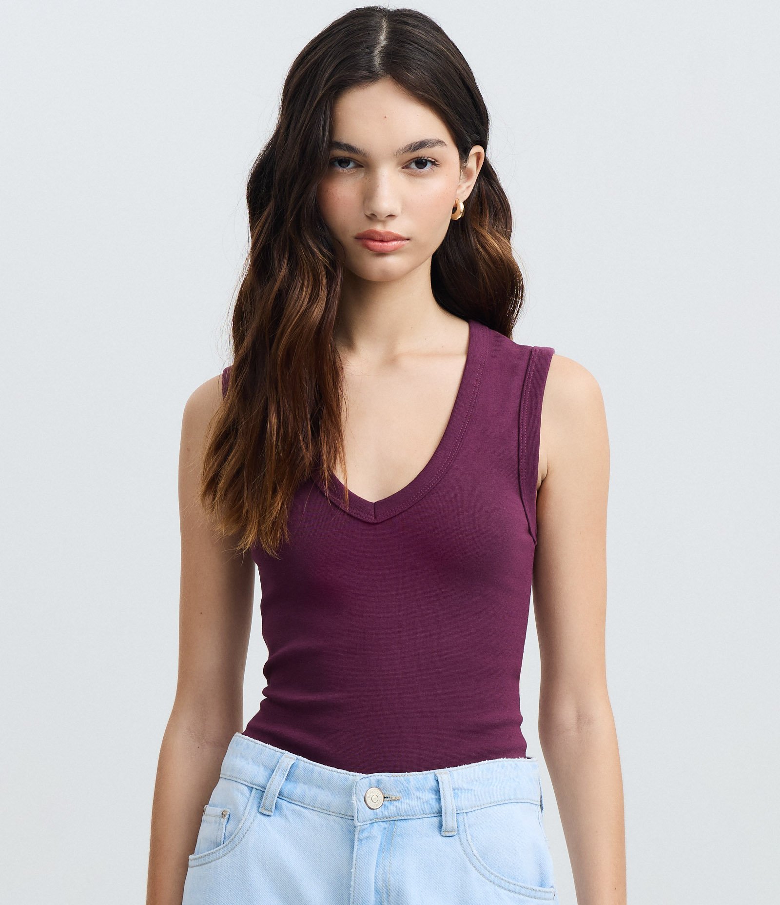 Blusa Básico em Ribana com Decote V Bordô 1