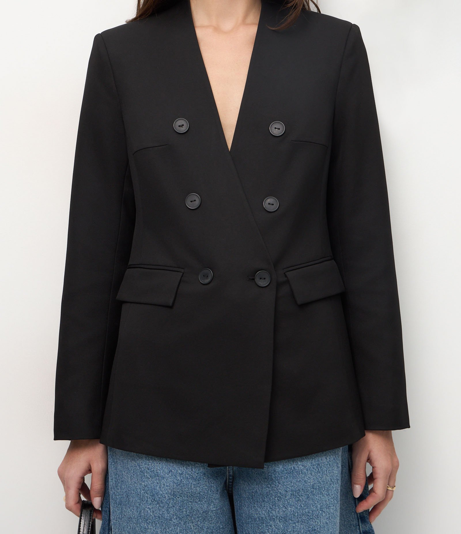 Blazer Transpassado de Alfaiataria com Bolsos Lapela Preto 4