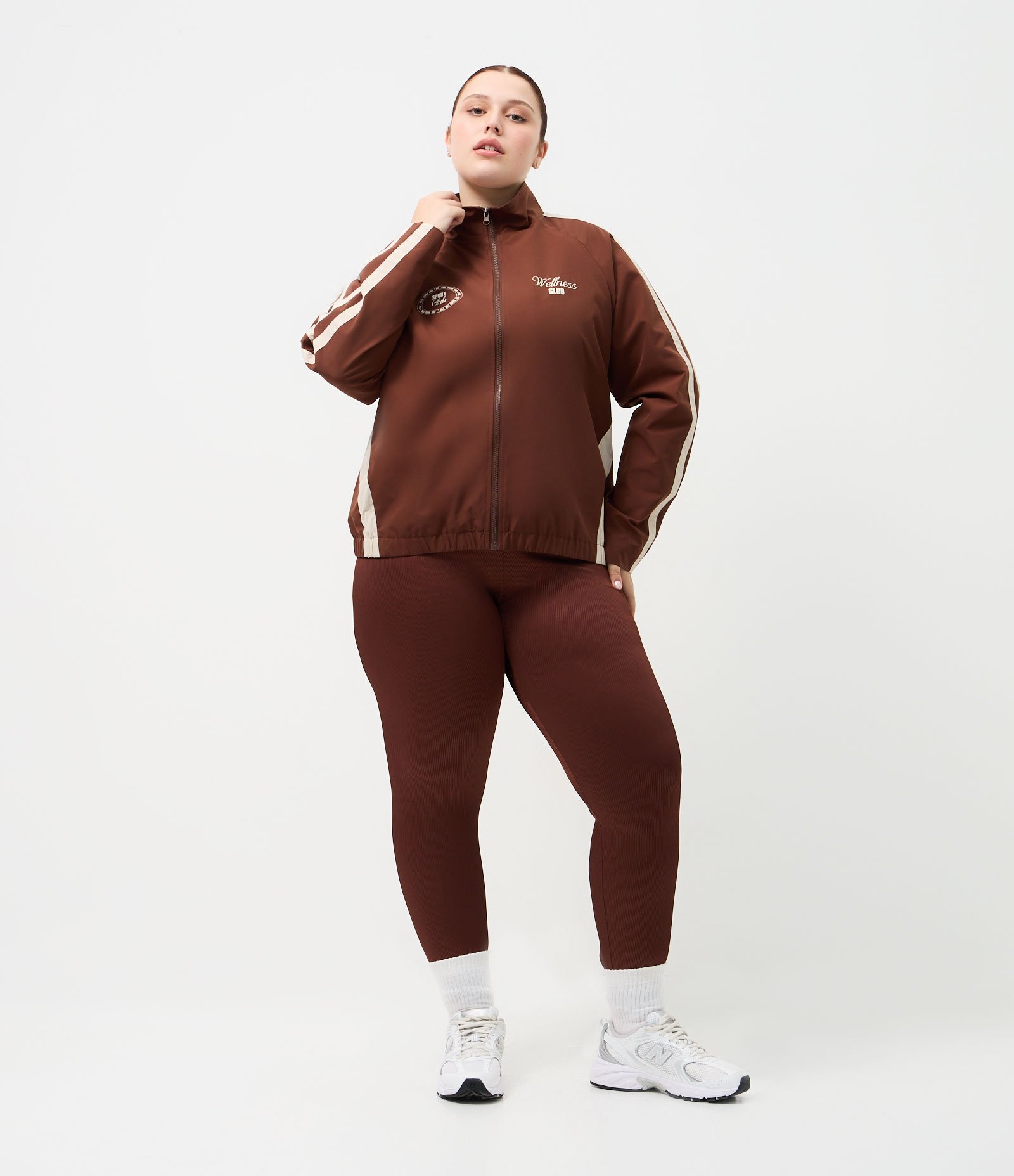 Jaqueta Esportiva Dry com Listras Contrastantes Curve & Plus Size Marrom 2