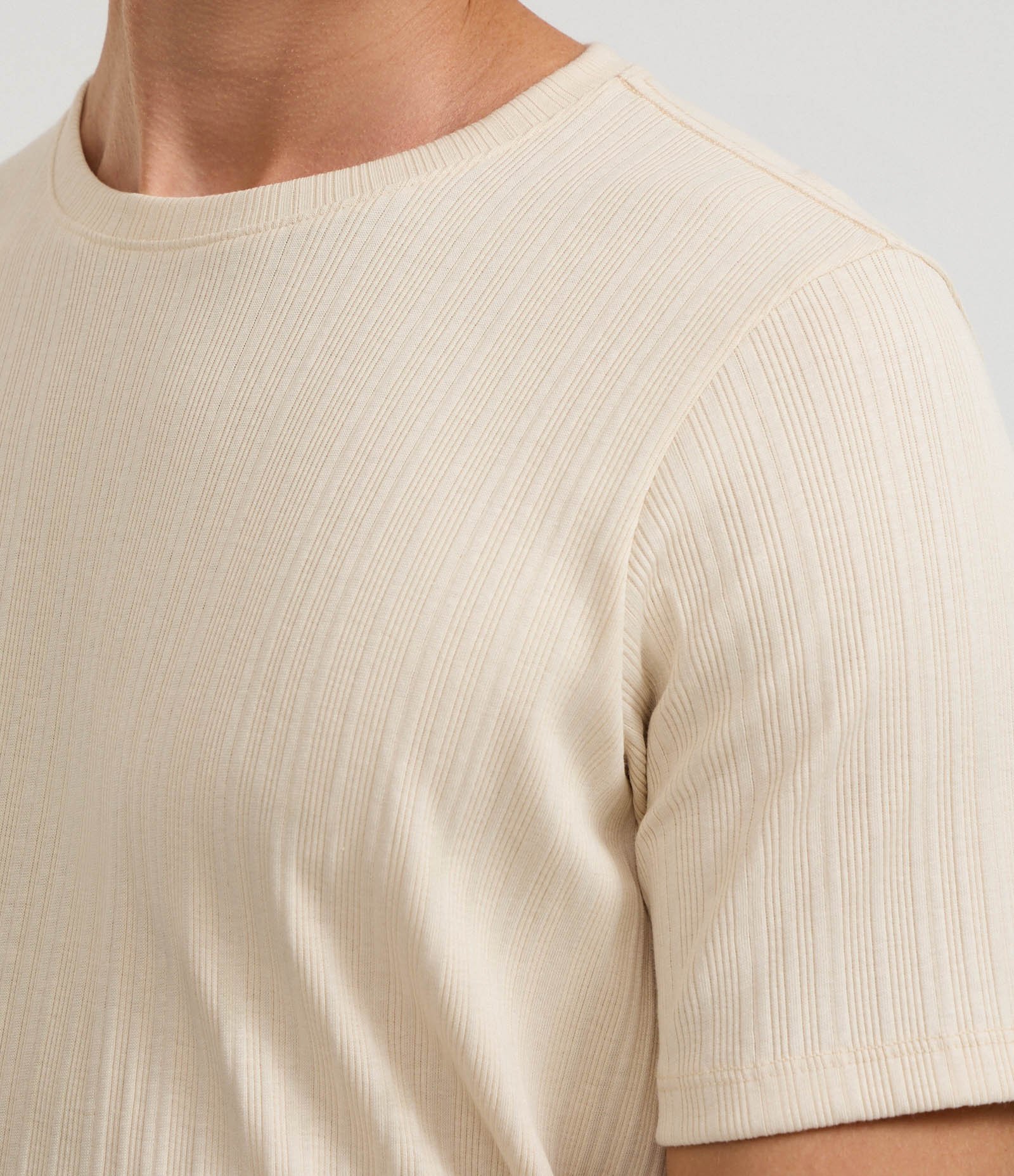 Camiseta Slim em Algodão com Textura Vertical Bege 3